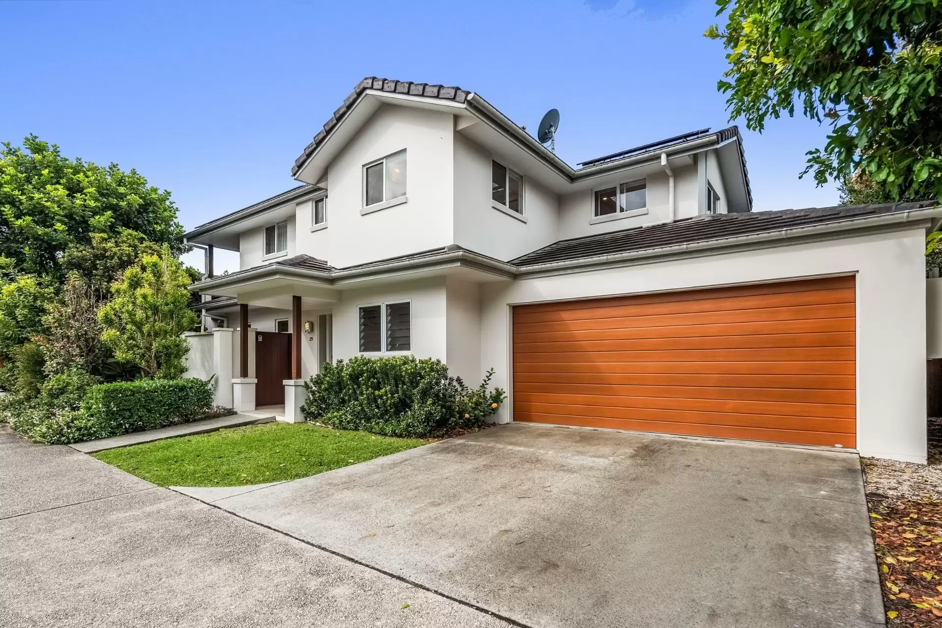25/6-8 Browning Street, Byron Bay Sold by Sydney Sotheby's International Realty - image 1