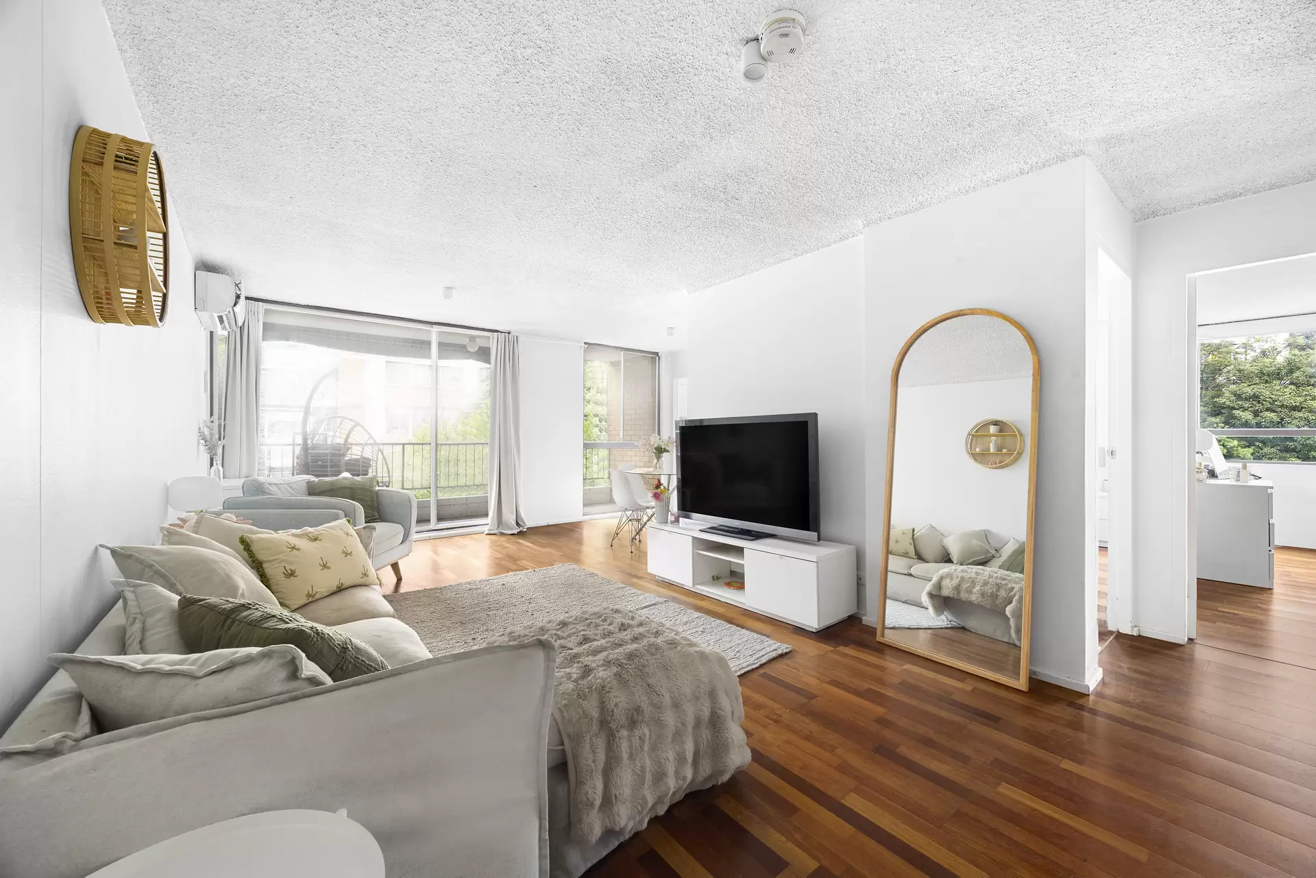 2A/16 Bligh Place, Randwick Auction by Sydney Sotheby's International Realty - image 1