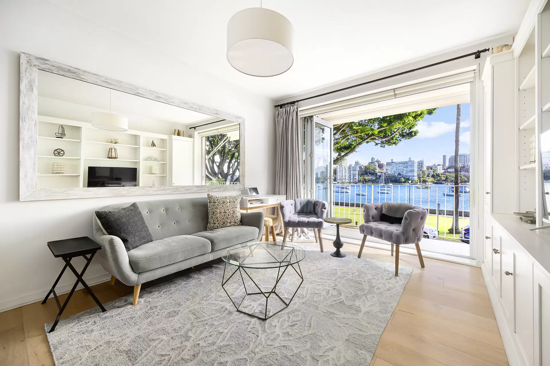 2/78 New Beach Road, Darling Point Auction by Sydney Sotheby's International Realty - image 1
