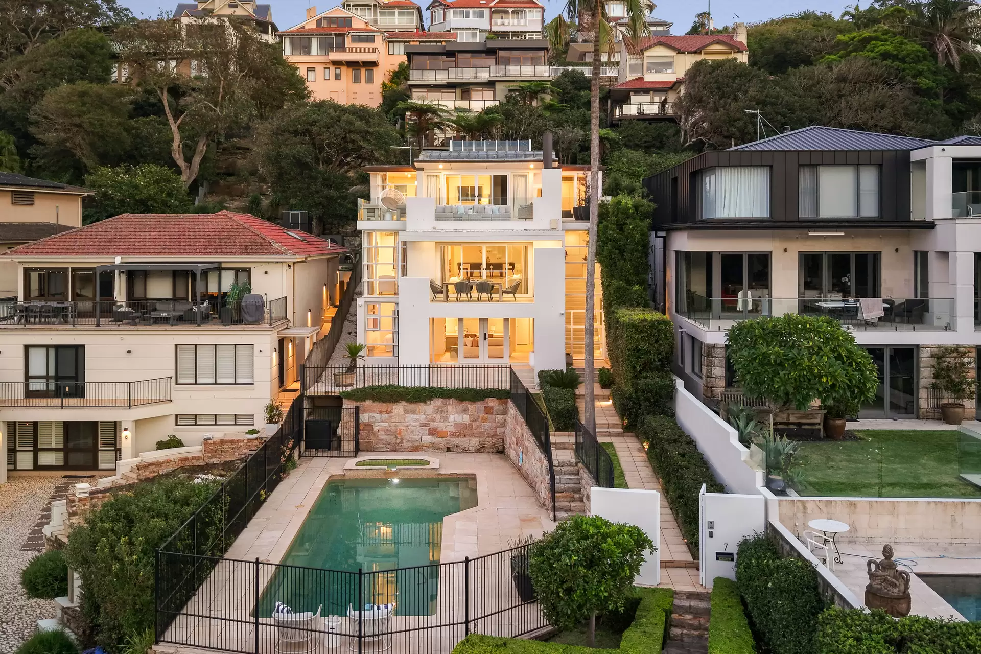 7 Curlew Camp Road, Mosman For Sale by Sydney Sotheby's International Realty - image 2