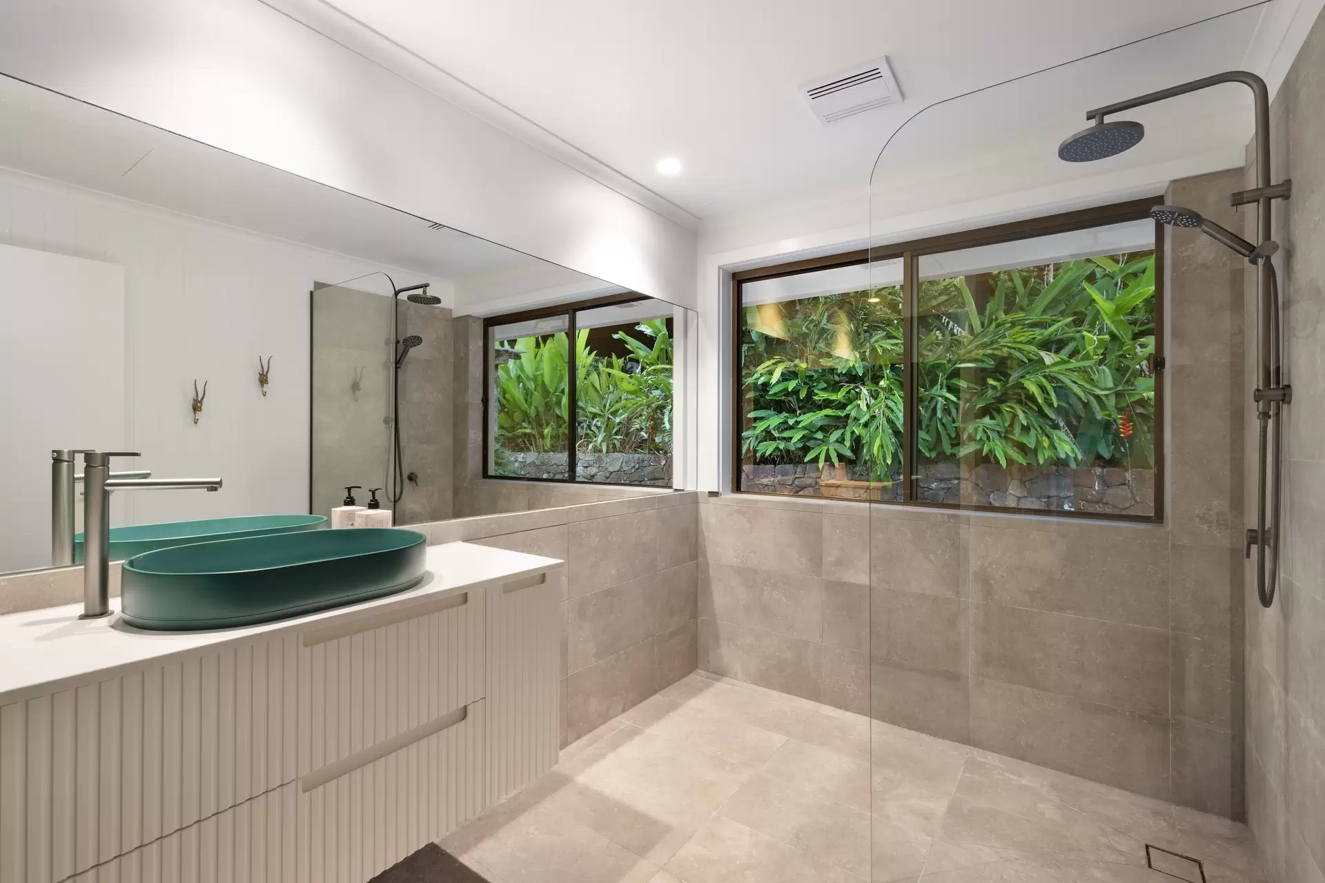 25 Bay Vista Lane, Ewingsdale For Sale by Sydney Sotheby's International Realty - image 11
