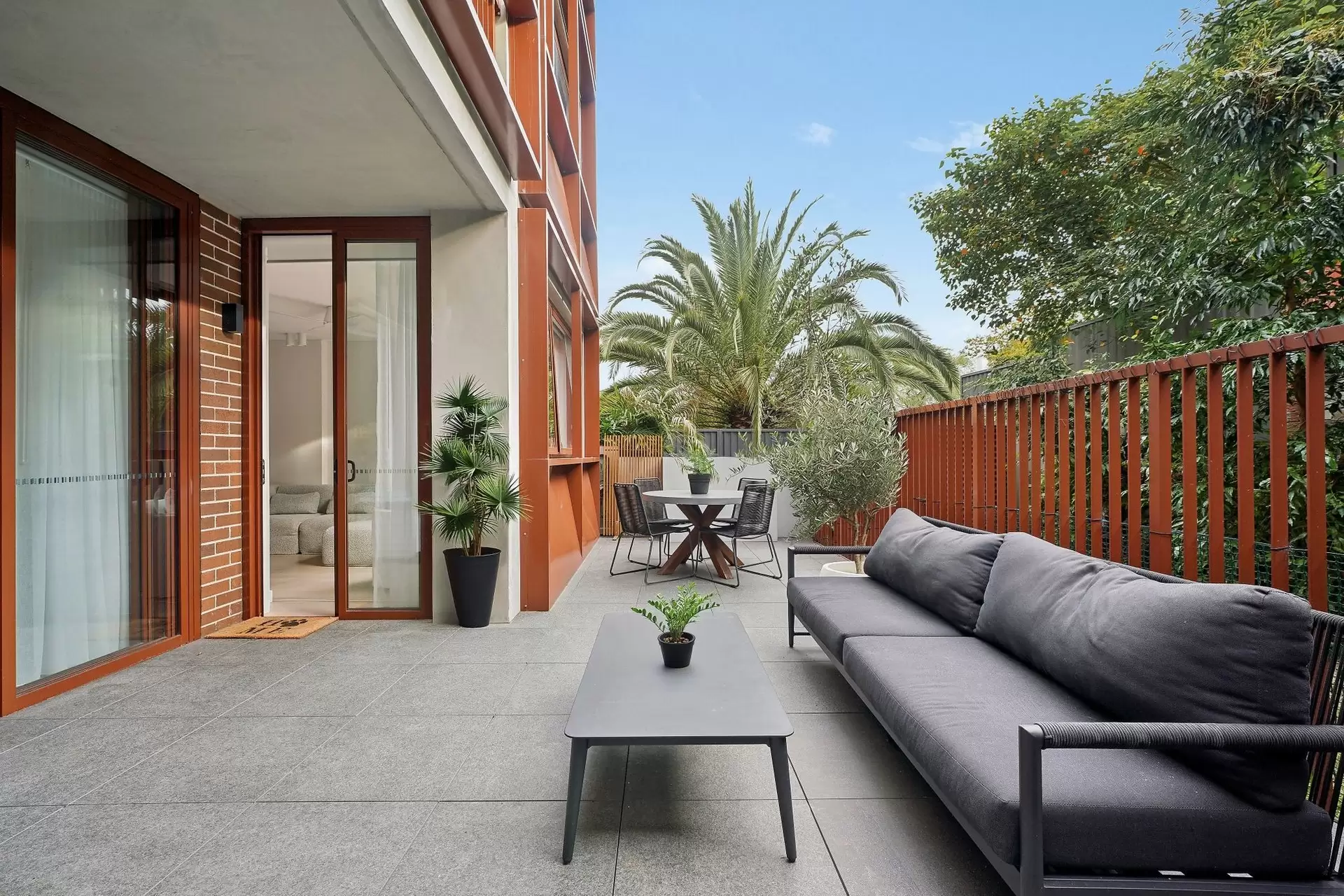 2/40 Dutruc Street, Randwick Auction by Sydney Sotheby's International Realty - image 3