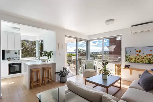 8/28-30 Simpson Street, Bondi Beach Auction by Sydney Sotheby's International Realty