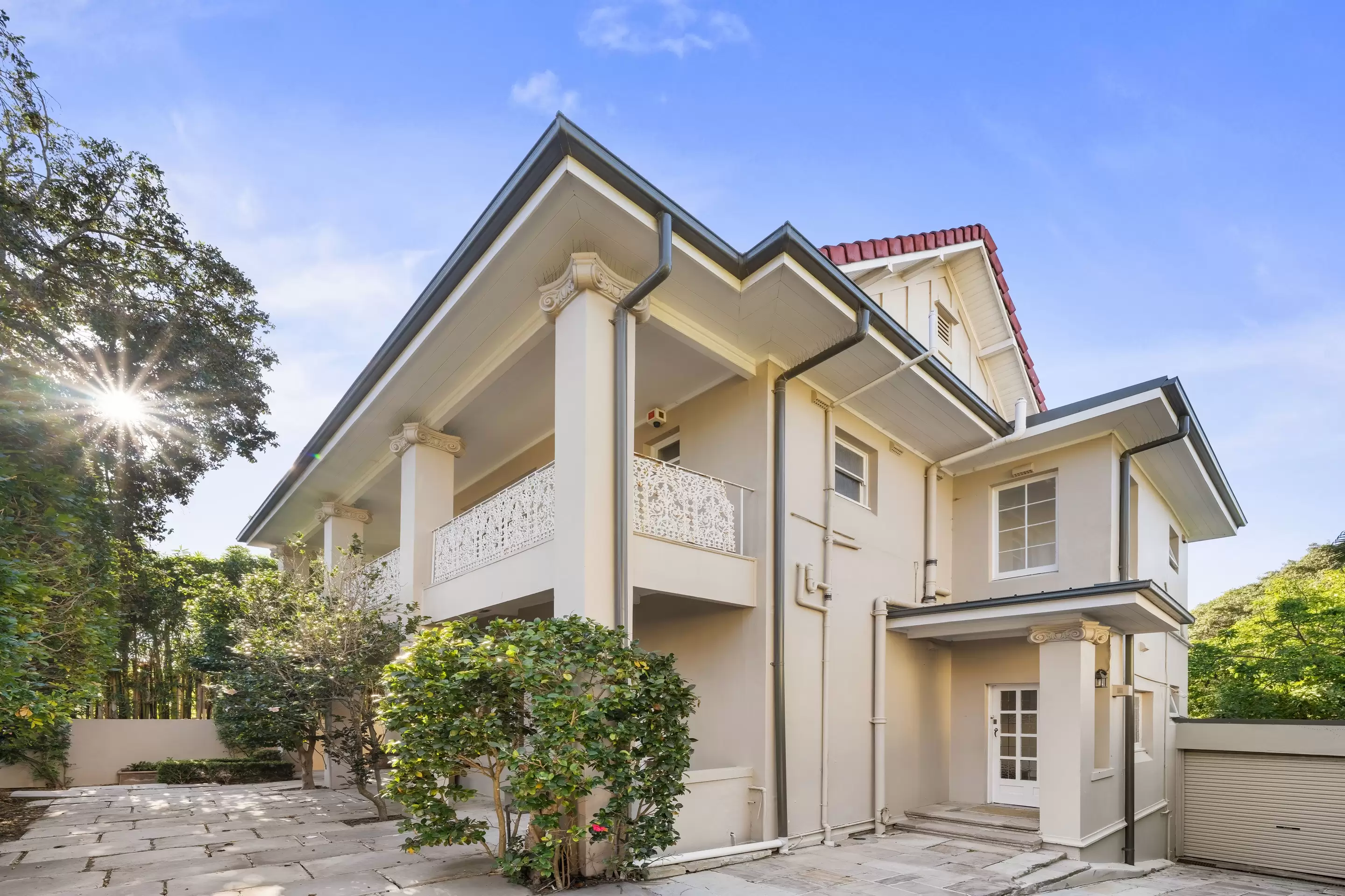 31 Wunulla Road, Point Piper For Sale by Sydney Sotheby's International Realty - image 2