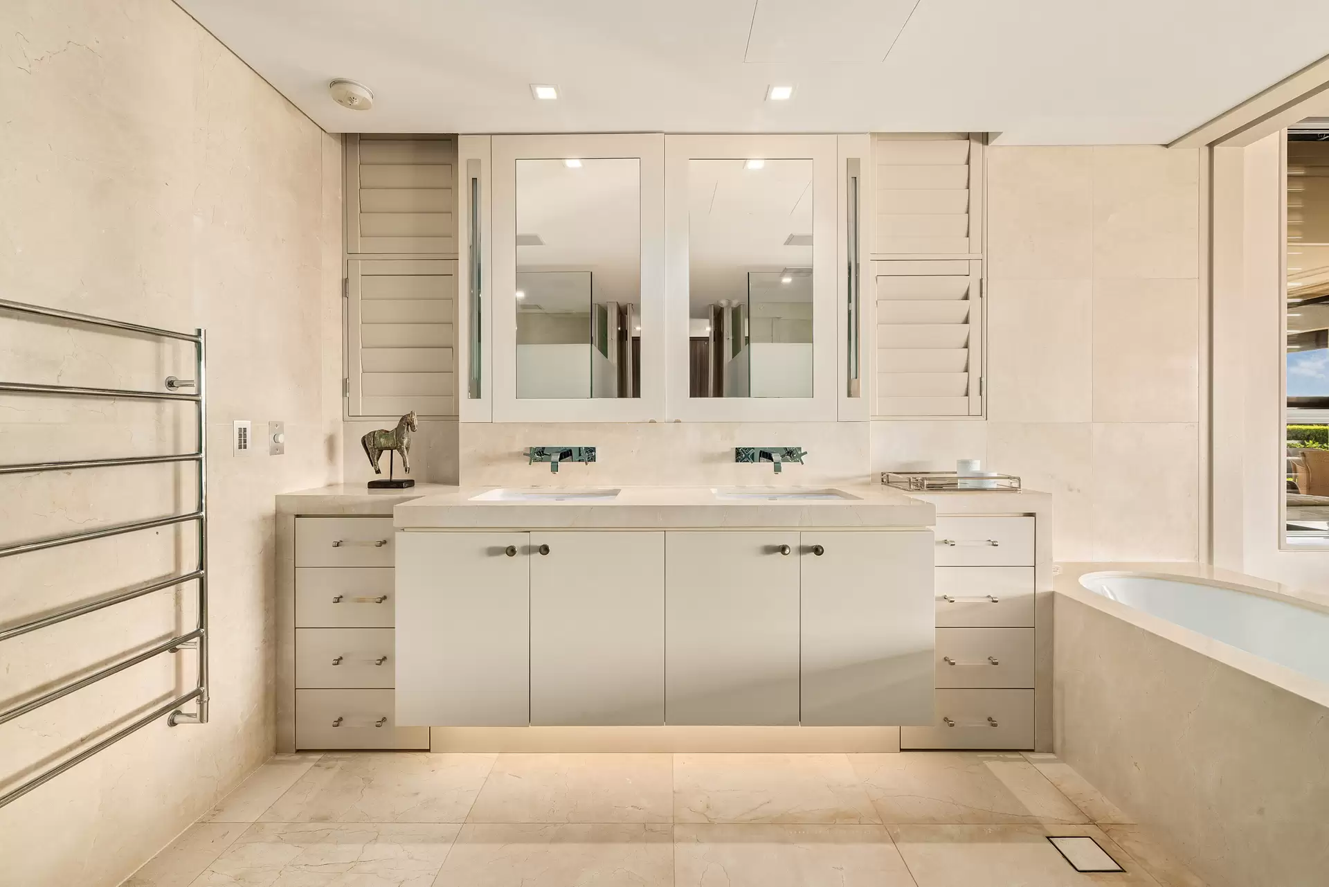 1/53 New Beach Road, Darling Point For Sale by Sydney Sotheby's International Realty - image 1