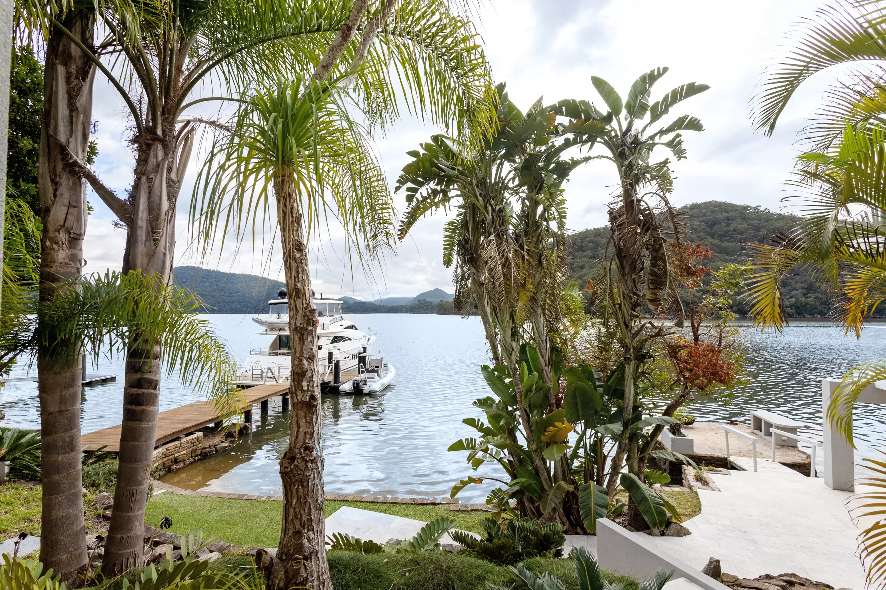 24 & 25 Coba Point, Berowra Waters For Sale by Sydney Sotheby's International Realty - image 2