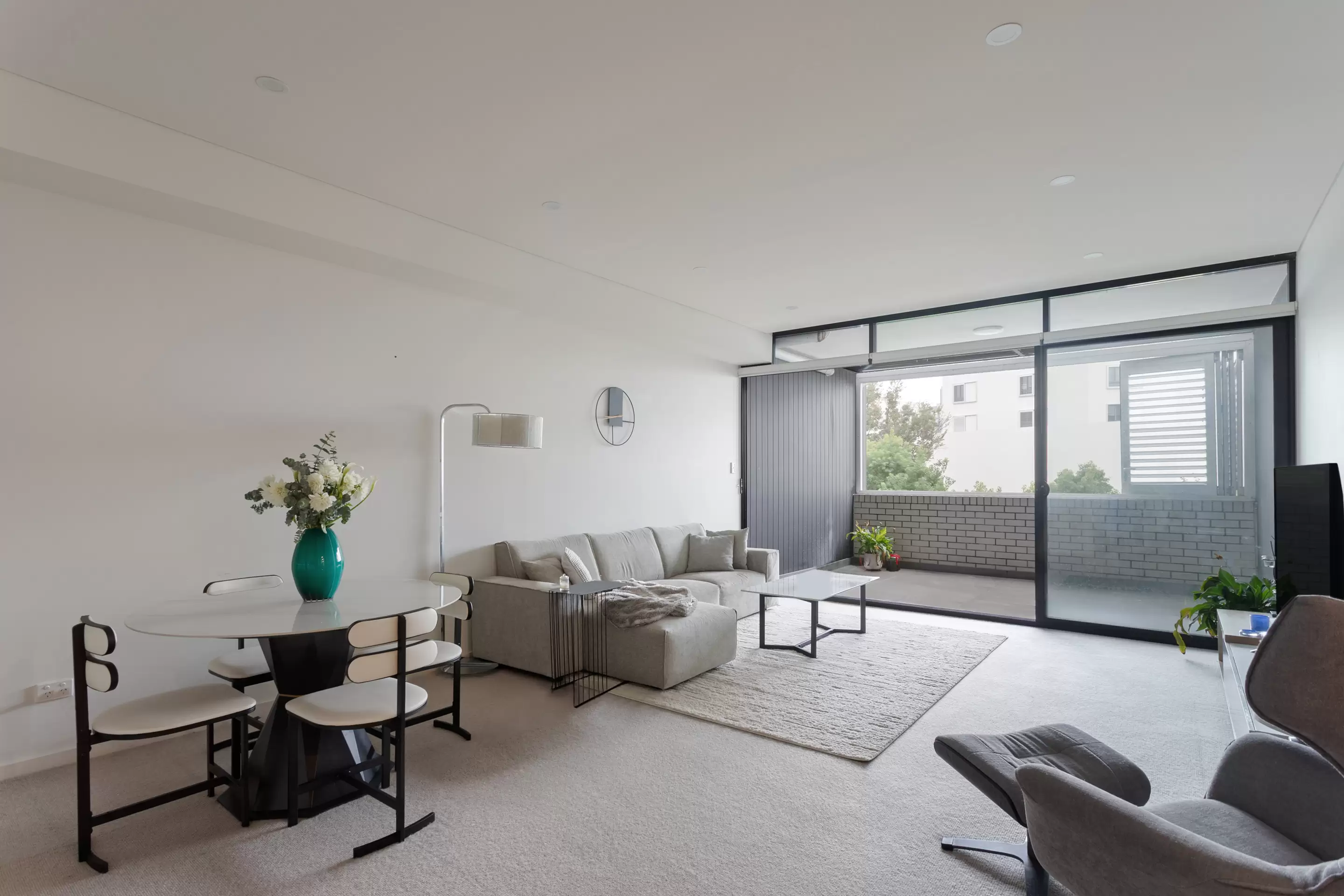 308/18 Neild Avenue, Darlinghurst Auction by Sydney Sotheby's International Realty - image 2
