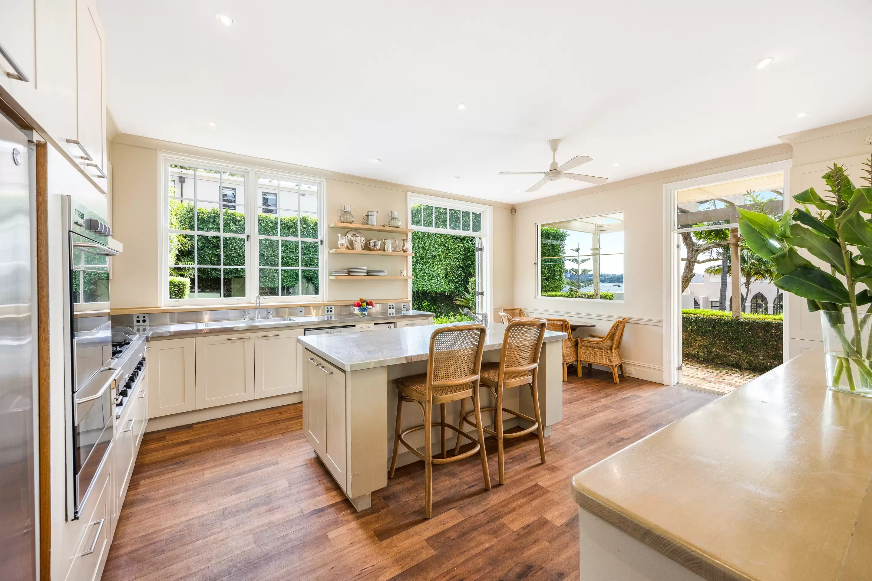 84 Darling Point Road, Darling Point Auction by Sydney Sotheby's International Realty - image 13
