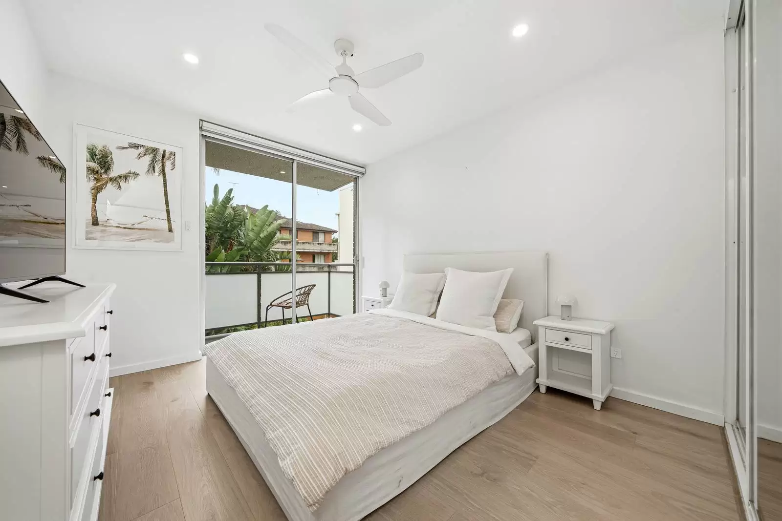 1/41-43 O'Brien Street, Bondi Beach For Lease by Sydney Sotheby's International Realty - image 2