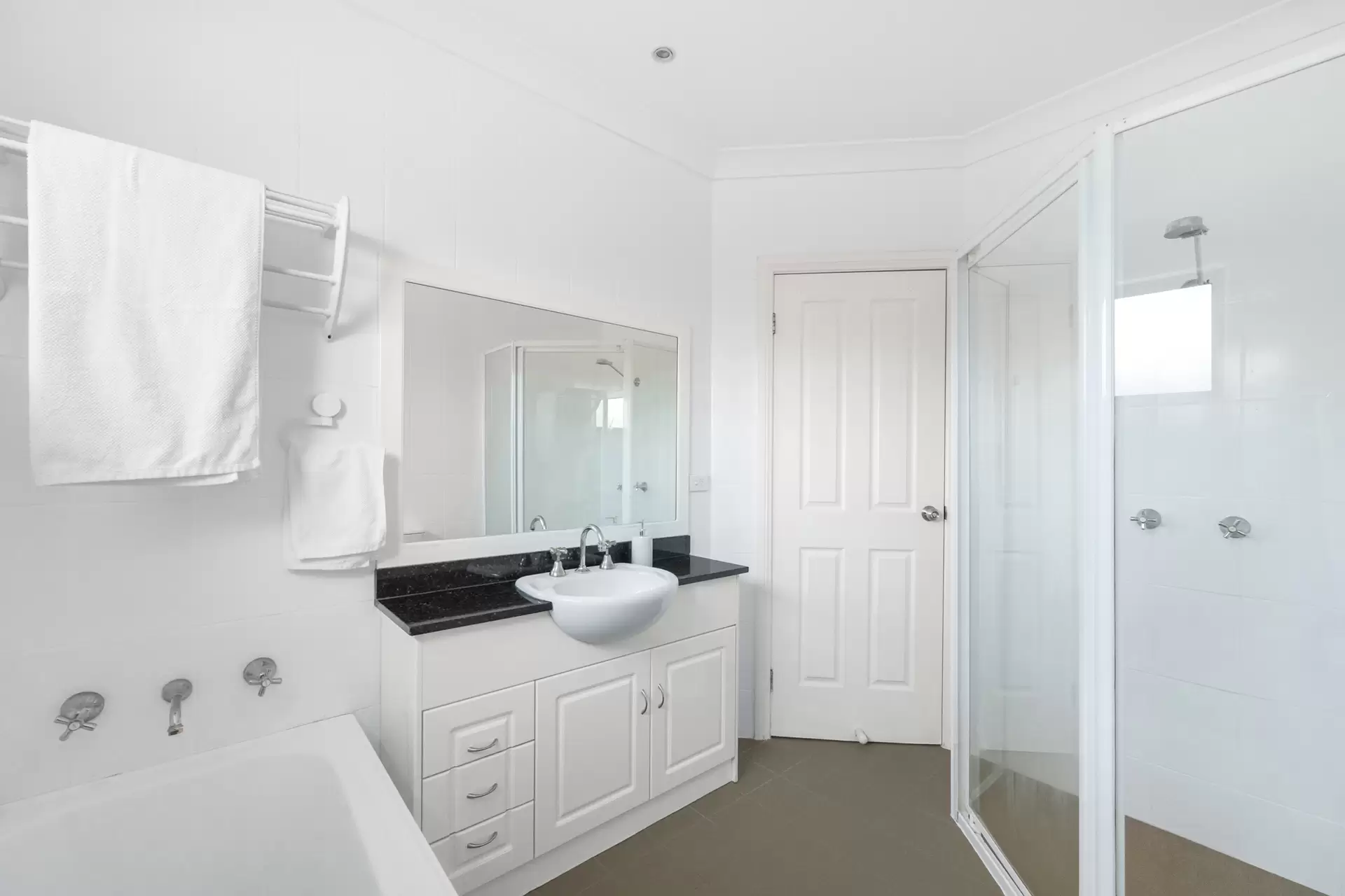 1A Brisbane Street, Chifley Sold by Sydney Sotheby's International Realty - image 10