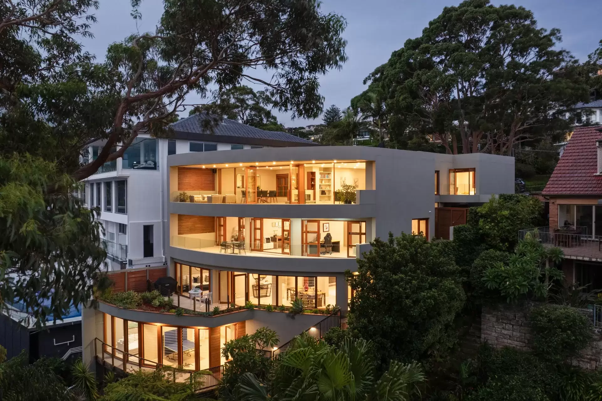 15 Peronne Avenue, Clontarf Sold by Sydney Sotheby's International Realty - image 4
