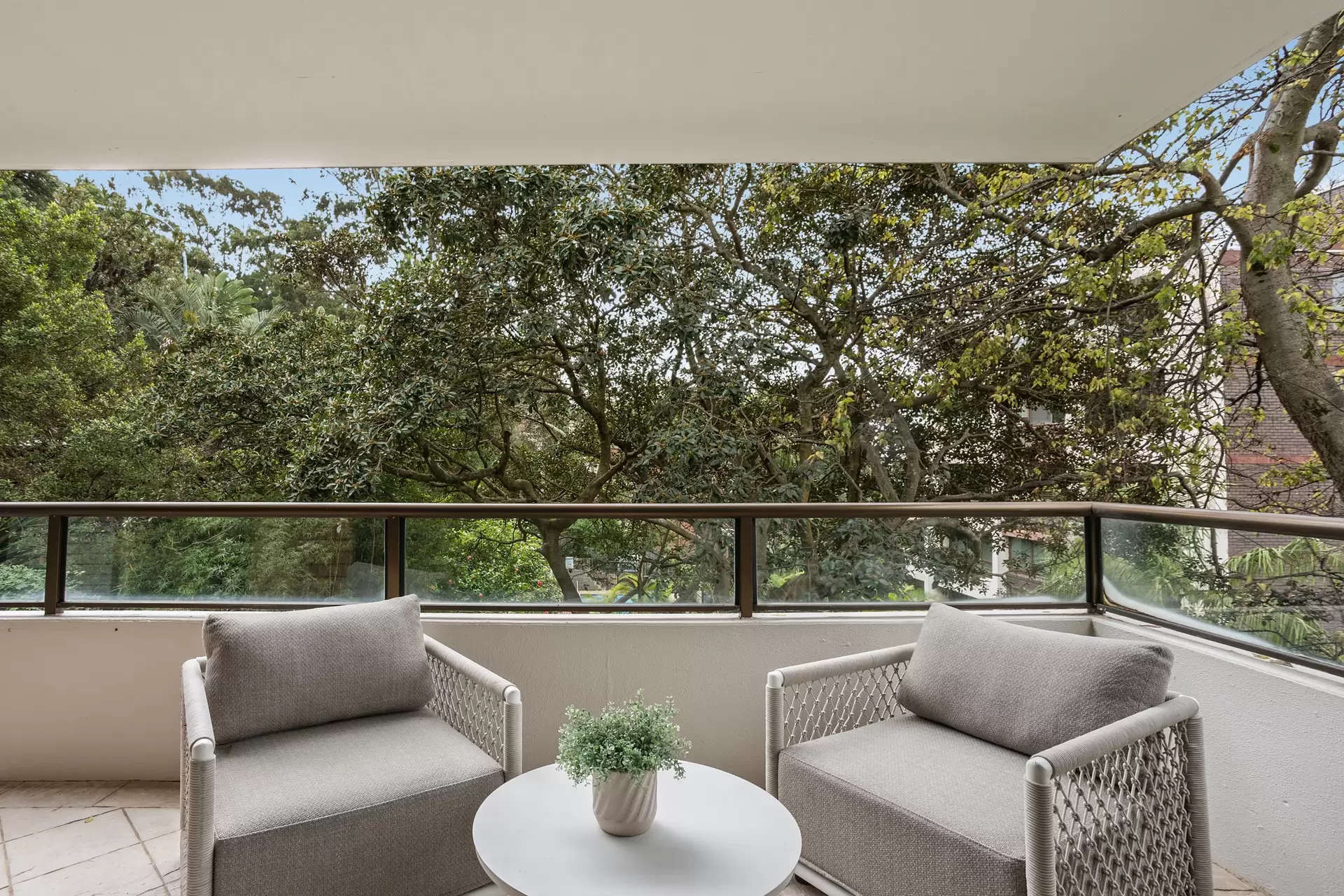 11/16 Greenoaks Avenue, Darling Point Auction by Sydney Sotheby's International Realty - image 1