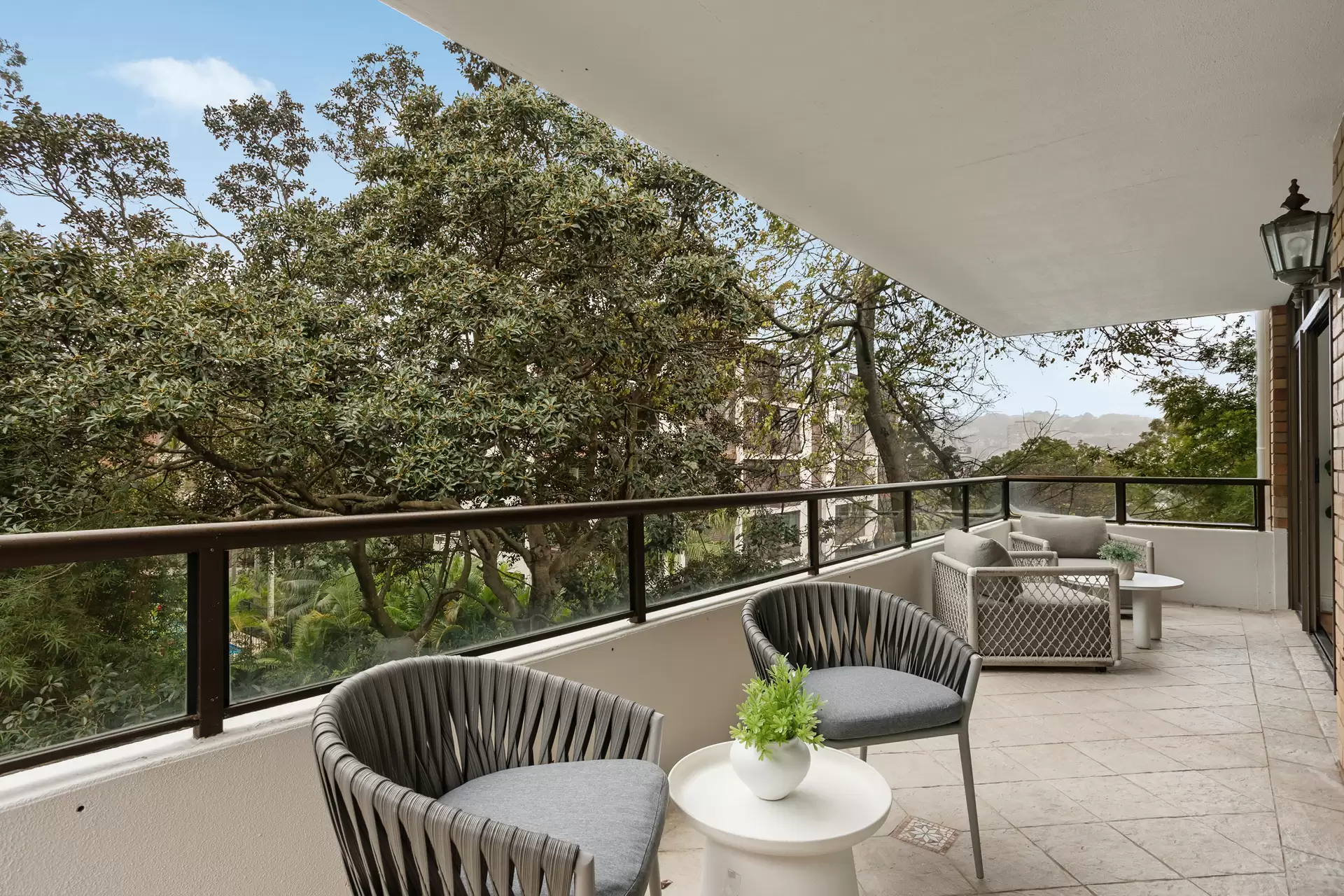 11/16 Greenoaks Avenue, Darling Point Auction by Sydney Sotheby's International Realty - image 1