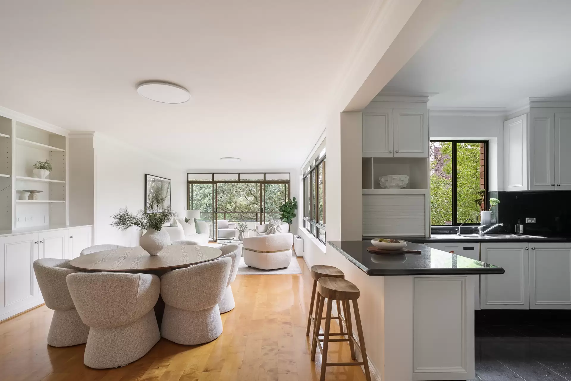 11/16 Greenoaks Avenue, Darling Point Auction by Sydney Sotheby's International Realty - image 1