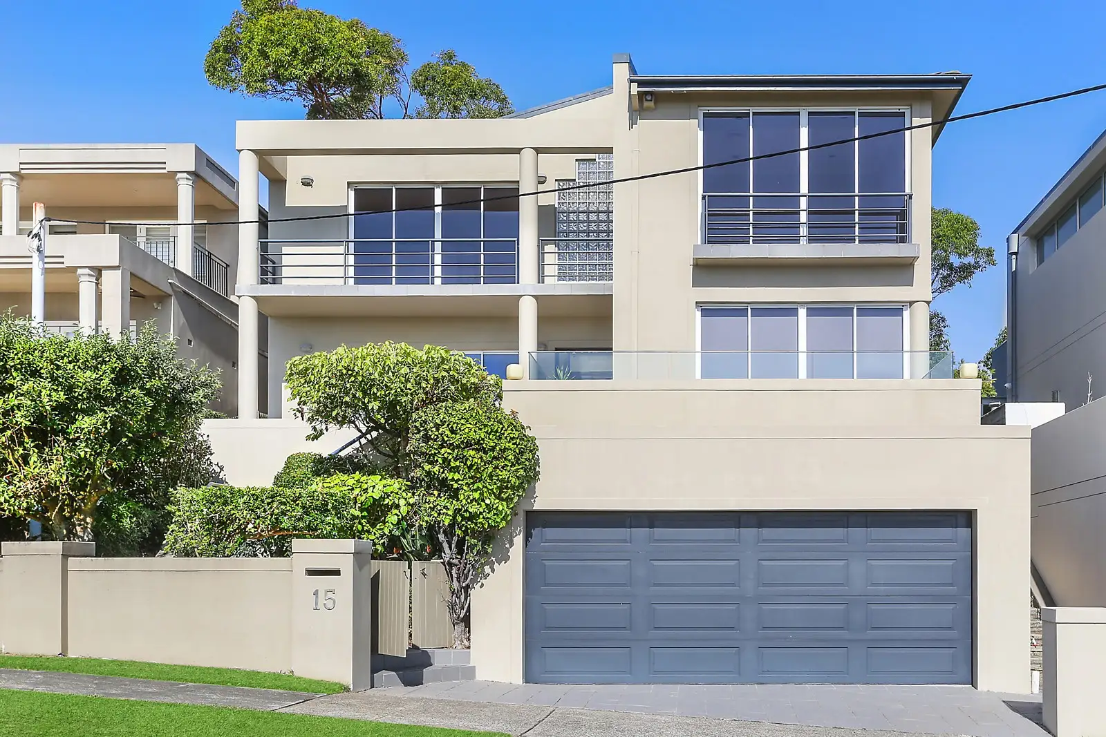 15 Kings Road, Vaucluse Leased by Sydney Sotheby's International Realty - image 1