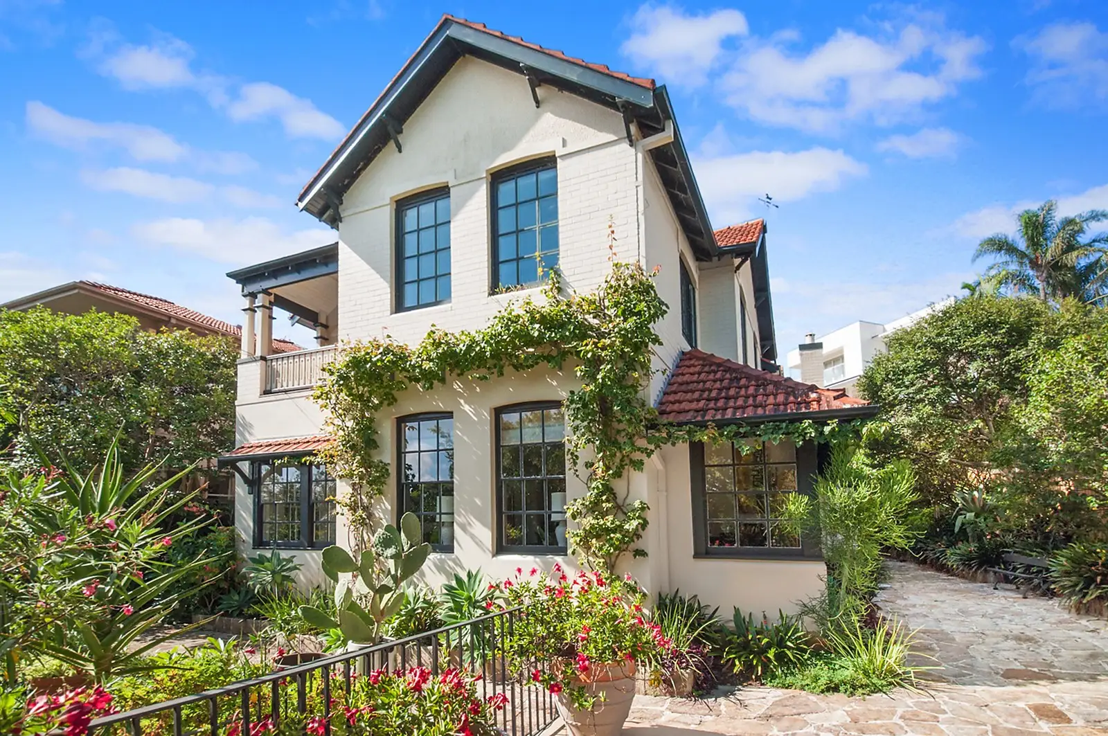 121 Bellevue Road, Bellevue Hill Sold by Sydney Sotheby's International Realty - image 1