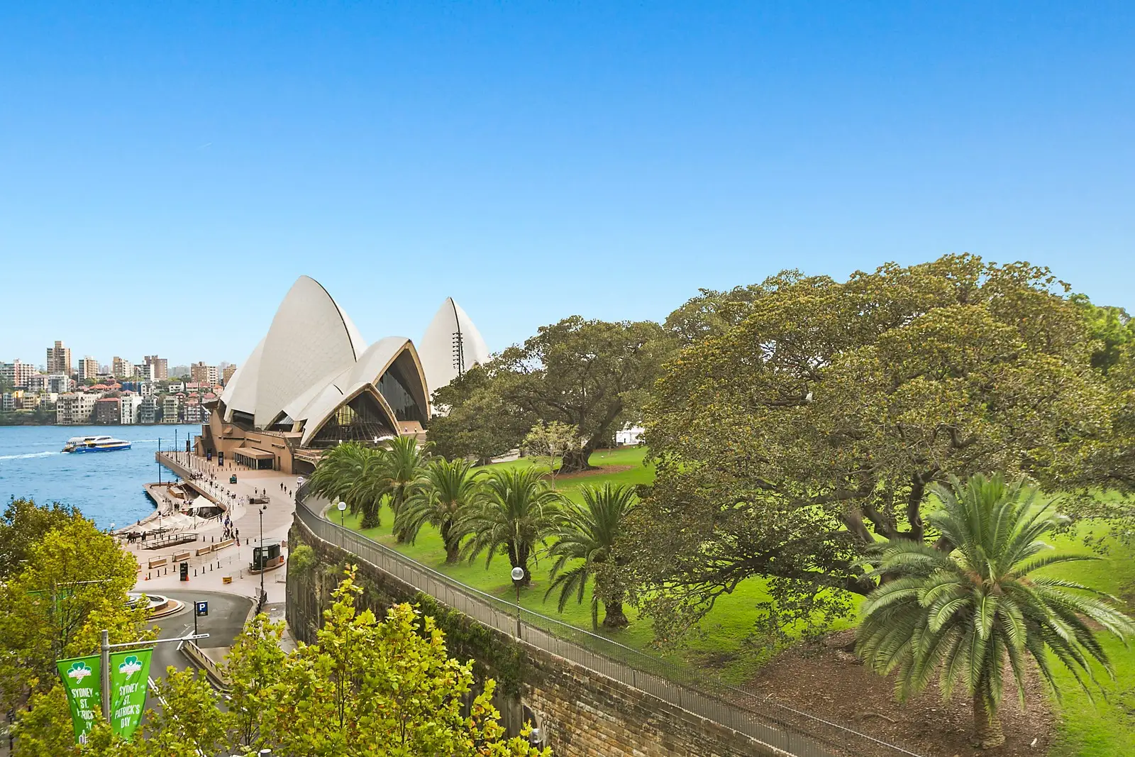 62/5 Macquarie Street, Sydney Leased by Sydney Sotheby's International Realty - image 1