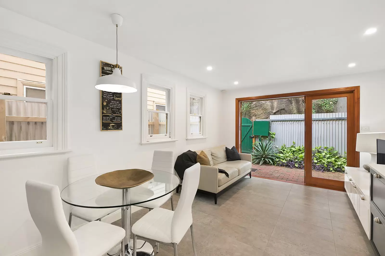 60 Kent Street, Millers Point Sold by Sydney Sotheby's International Realty - image 4