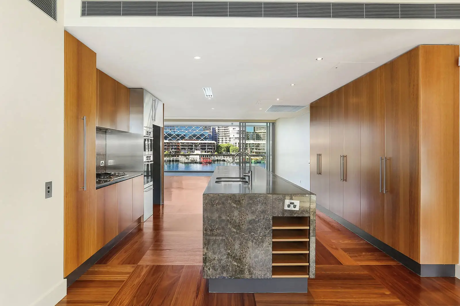 30/56A Pirrama Road, Pyrmont Sold by Sydney Sotheby's International Realty - image 3