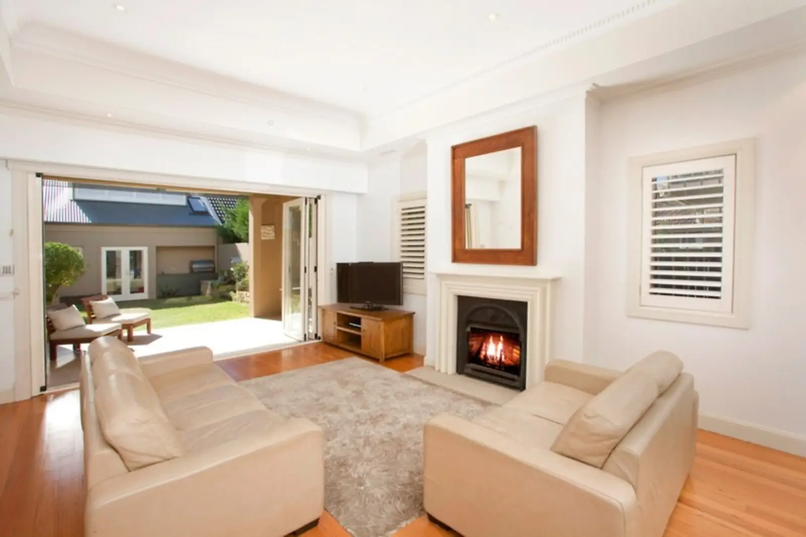 36 Woodstock Street, Bondi Junction Sold by Sydney Sotheby's International Realty - image 2