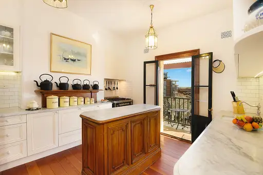 73 Lower Fort Street, Millers Point Leased by Sydney Sotheby's International Realty