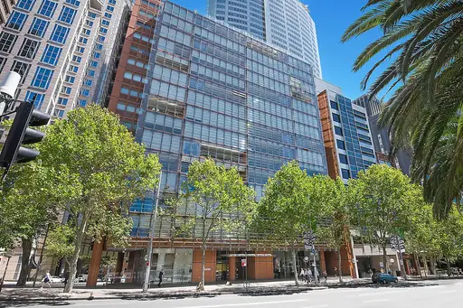 'Macquarie Apartments', Residence 15, 155 Macquarie Street, Sydney Sold by Sydney Sotheby's International Realty