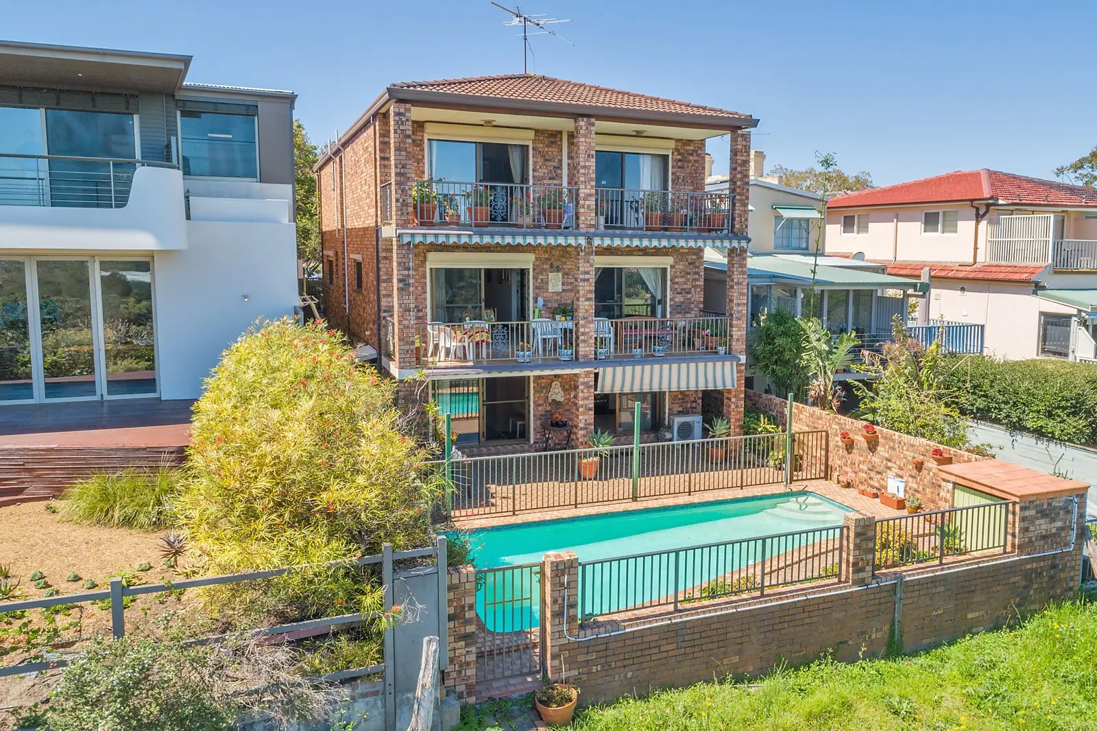 27 Henry Street, Queens Park Sold by Sydney Sotheby's International Realty - image 1