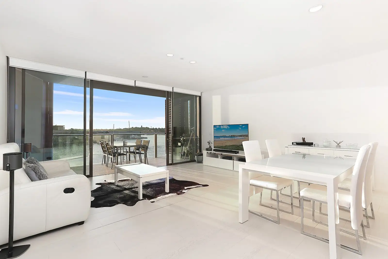 401/19 Barangaroo Avenue, Sydney Sold by Sydney Sotheby's International Realty - image 3