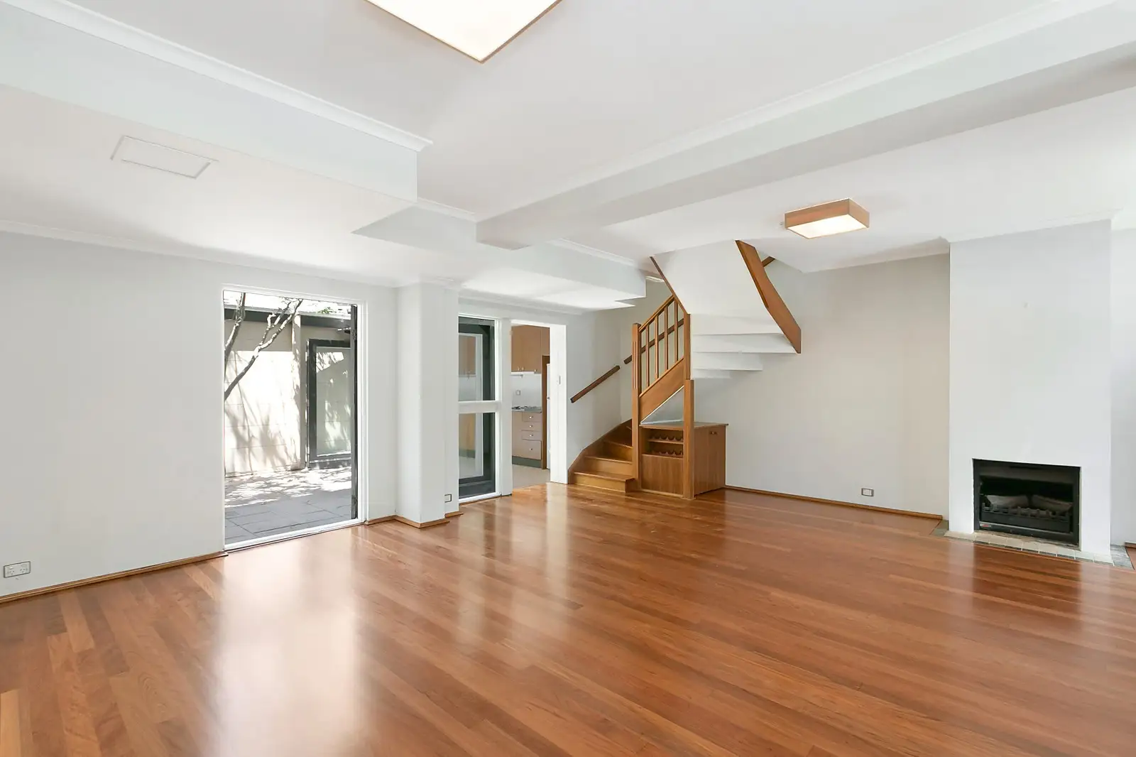 20 Denham Street, Surry Hills Sold by Sydney Sotheby's International Realty - image 2