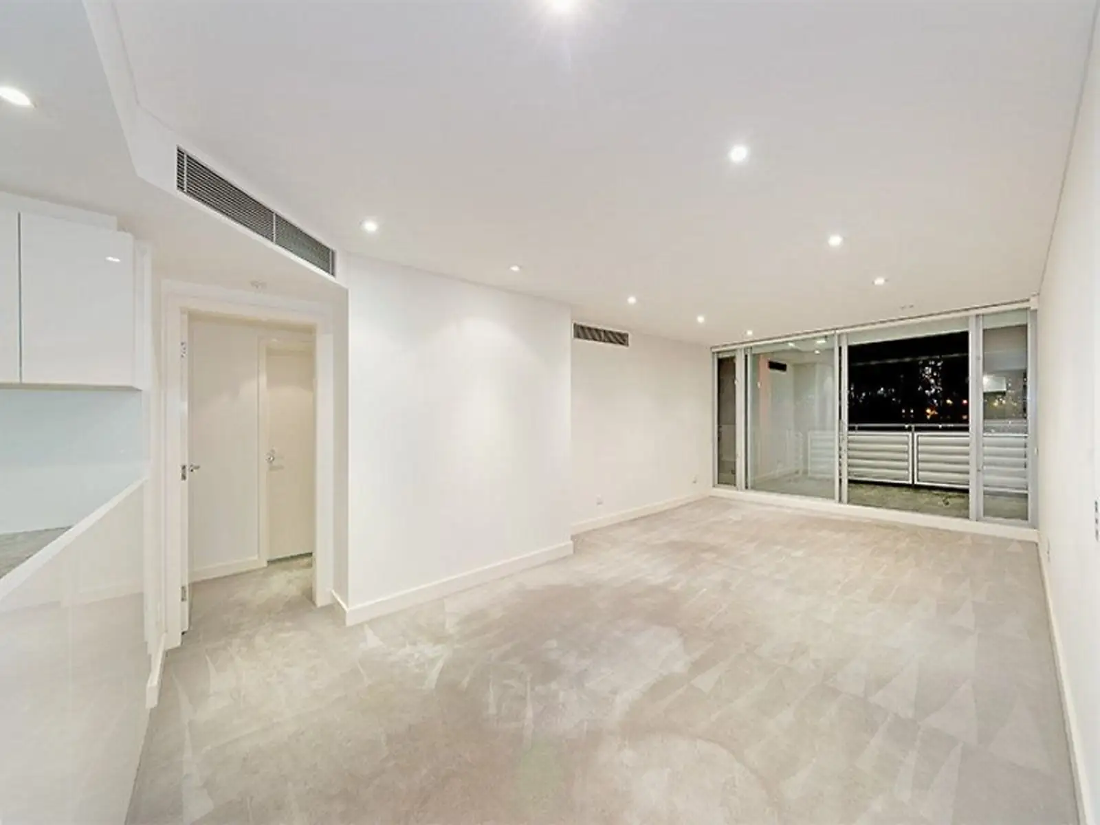 21 Hickson Road, Walsh Bay Leased by Sydney Sotheby's International Realty - image 2