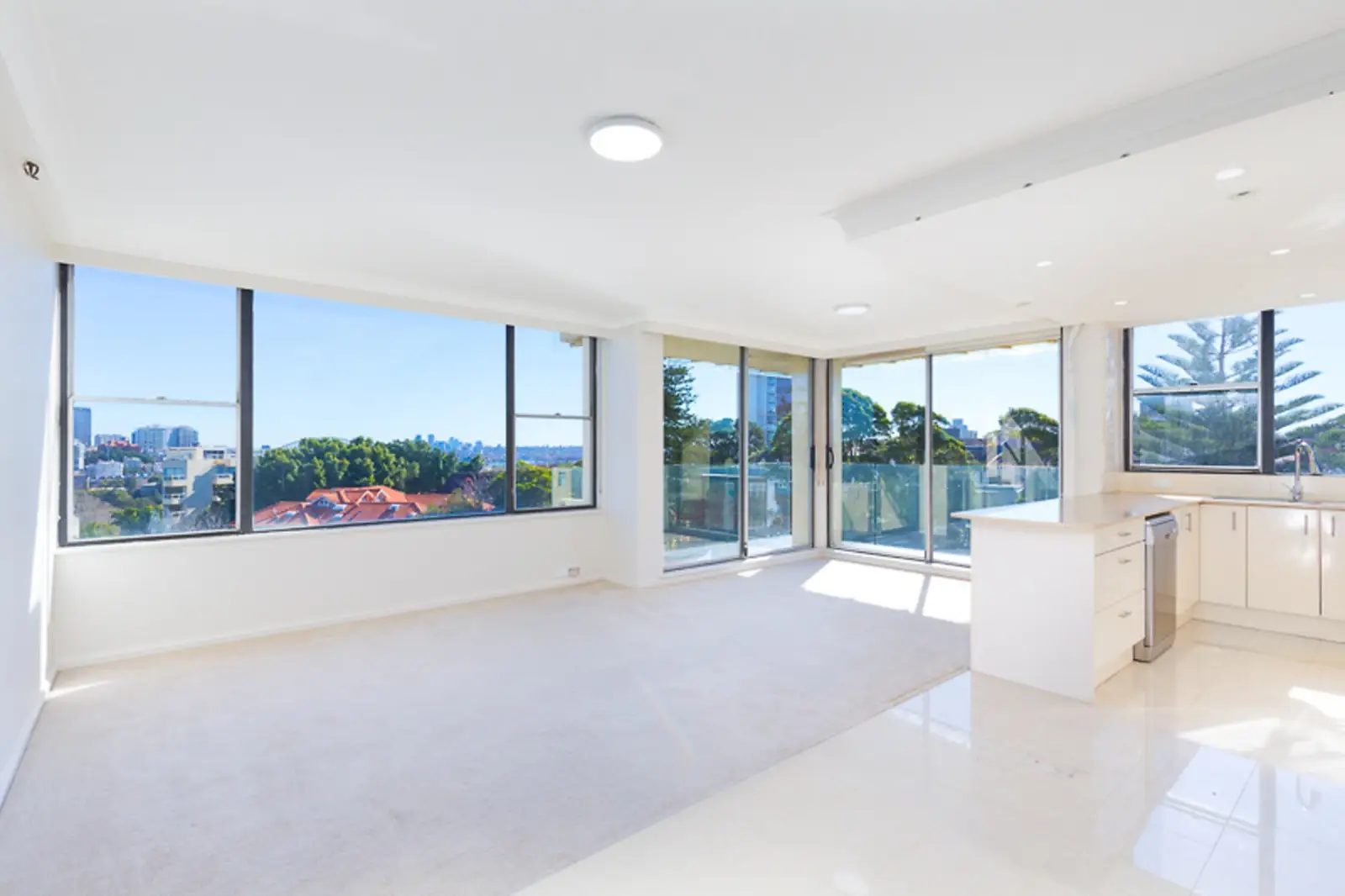 6C/3 Darling Point Road, Darling Point Leased by Sydney Sotheby's International Realty - image 3