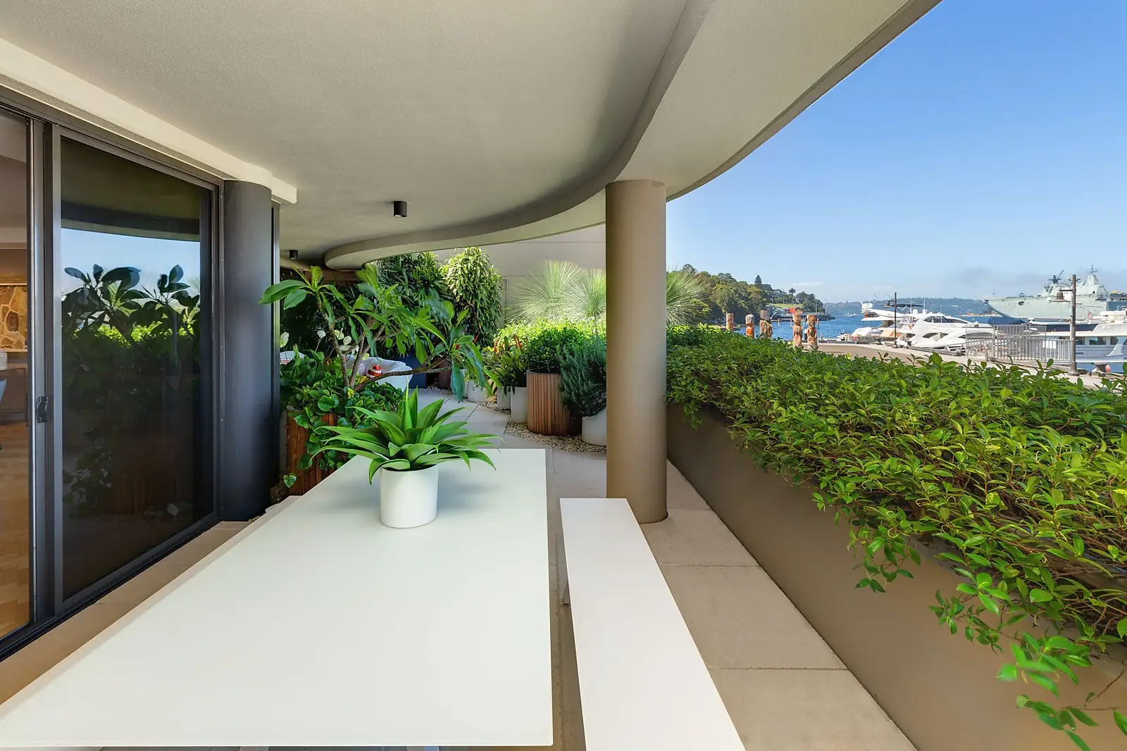 14/10 Lincoln Crescent, Woolloomooloo Sold by Sydney Sotheby's International Realty - image 3