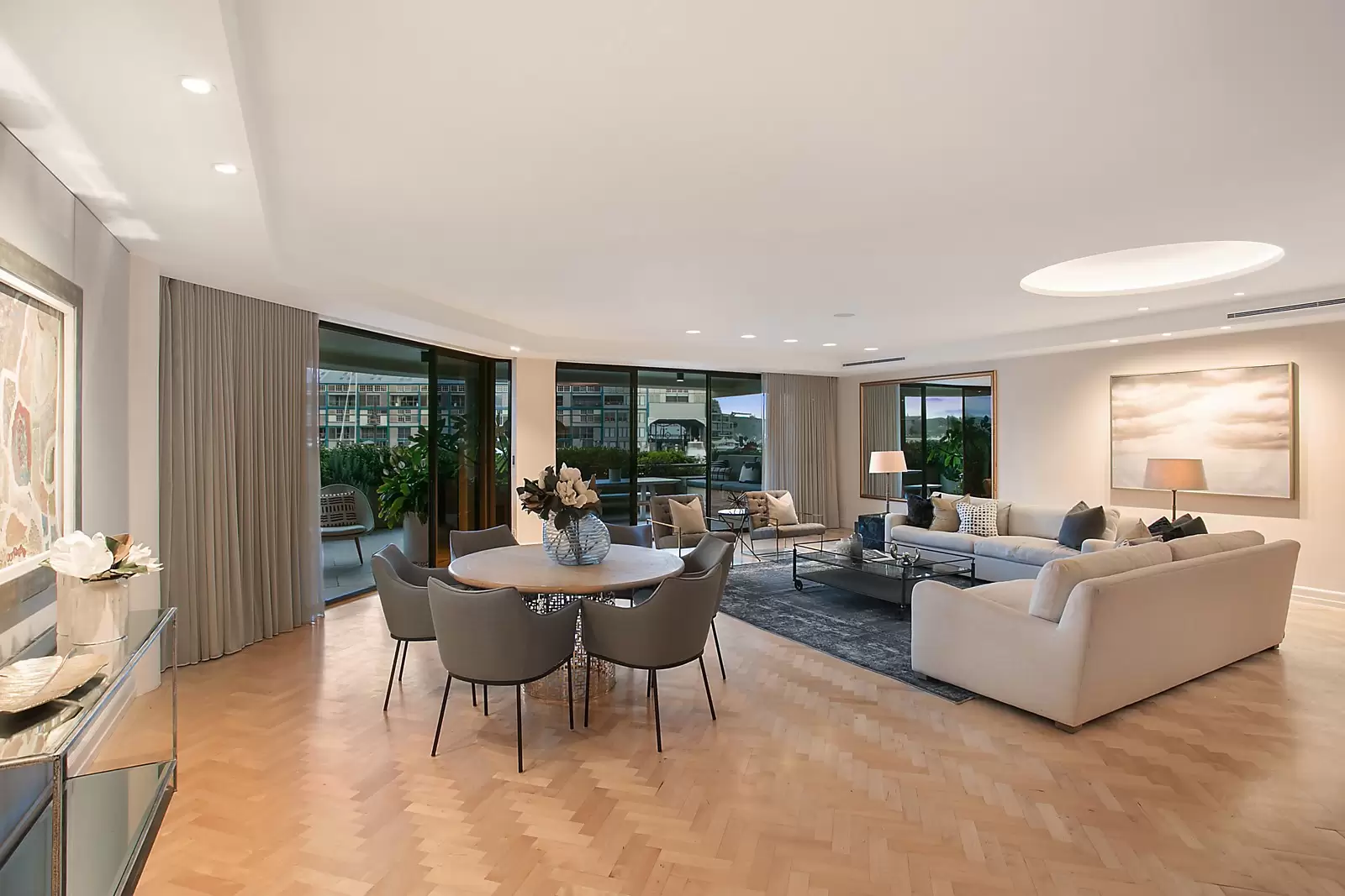 Photo #9: 14/10 Lincoln Crescent, Woolloomooloo - Sold by Sydney Sotheby's International Realty