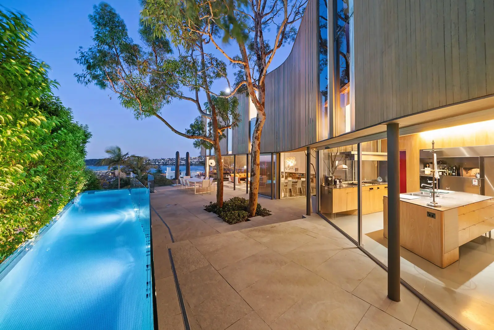 6 Wyuna Road, Point Piper Sold by Sydney Sotheby's International Realty - image 2