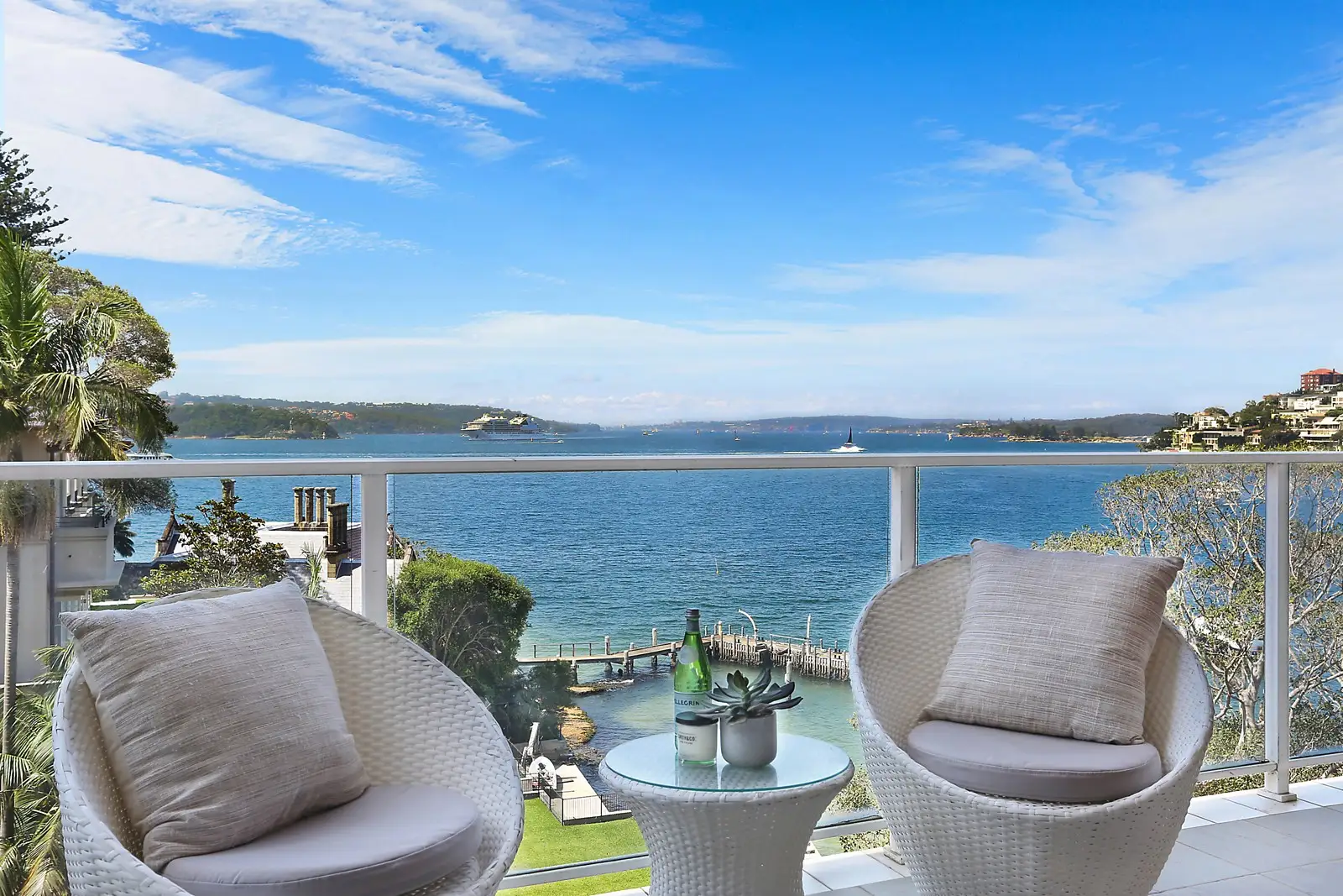 64/11 Sutherland Crescent, Darling Point Sold by Sydney Sotheby's International Realty - image 1