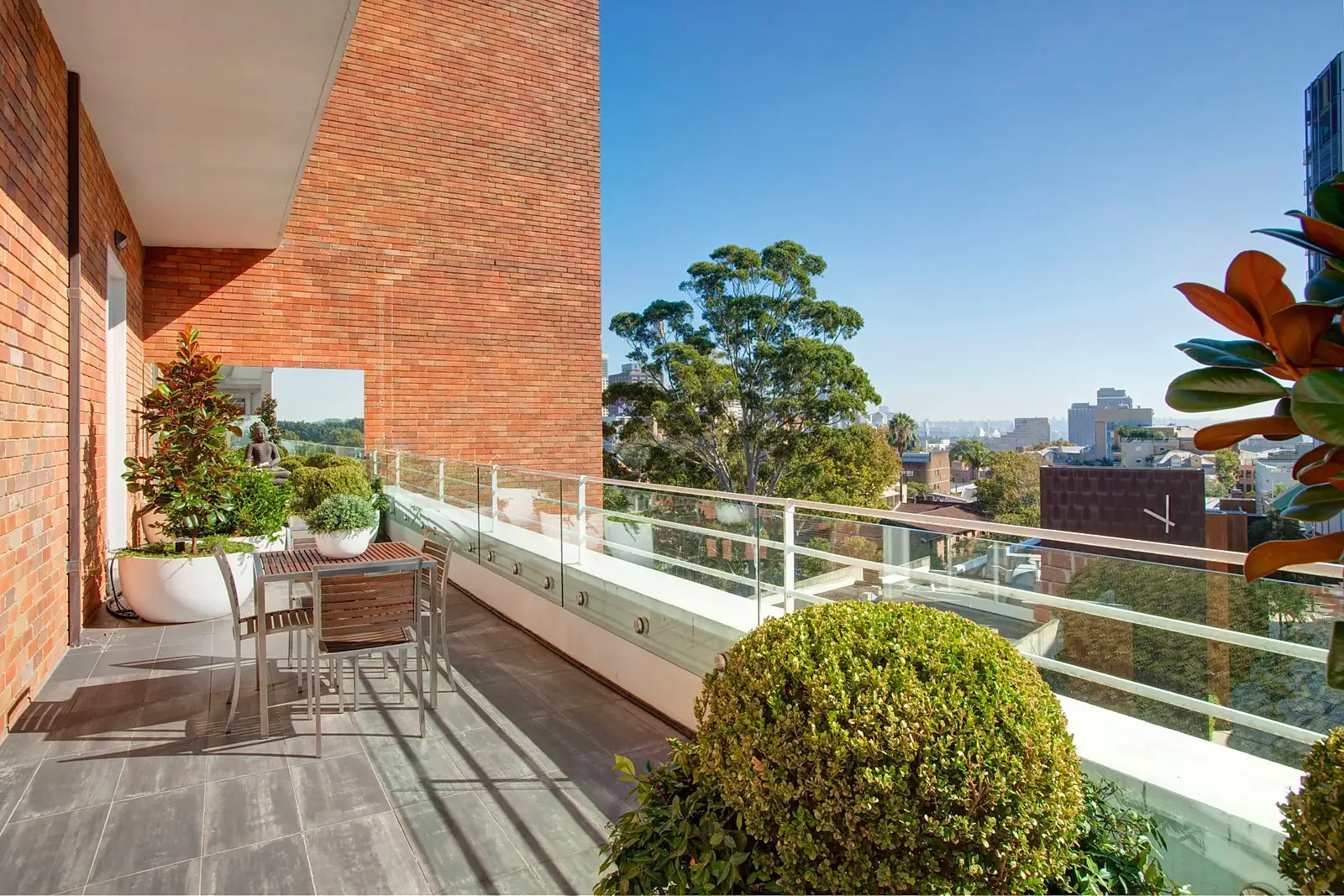 507/437-439 Bourke Street, Surry Hills Sold by Sydney Sotheby's International Realty - image 2