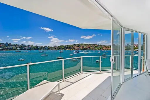 'Broadwaters' 41/11 Sutherland Crescent, Darling Point Sold by Sydney Sotheby's International Realty