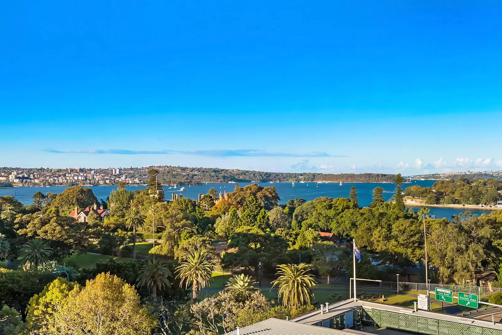 'The Quay' Residence 1401, 2 Phillip Street, Sydney Sold by Sydney Sotheby's International Realty - image 5