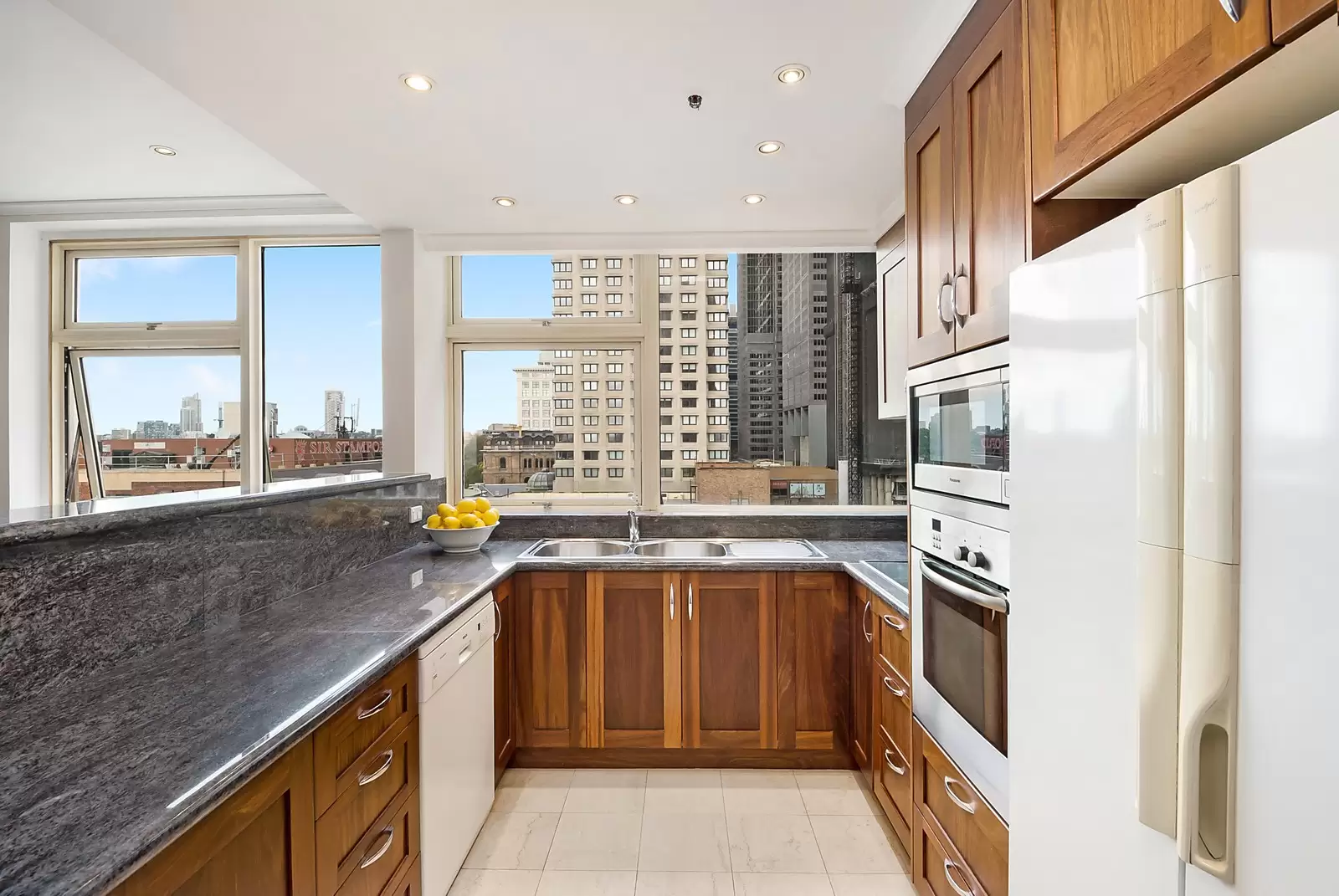 'The Quay' Residence 1401, 2 Phillip Street, Sydney Sold by Sydney Sotheby's International Realty - image 8