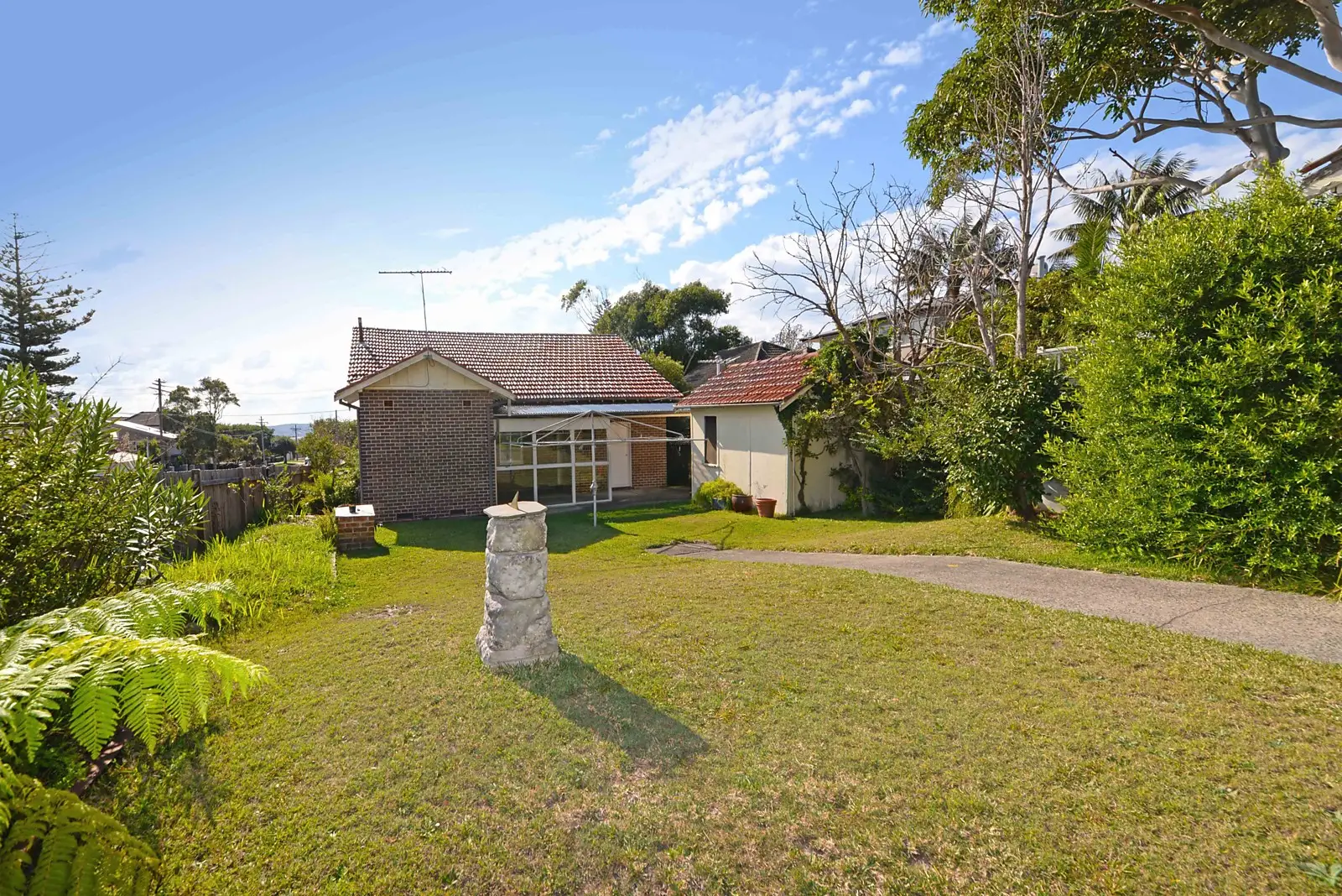 6 Georges Road, Vaucluse Leased by Sydney Sotheby's International Realty - image 2