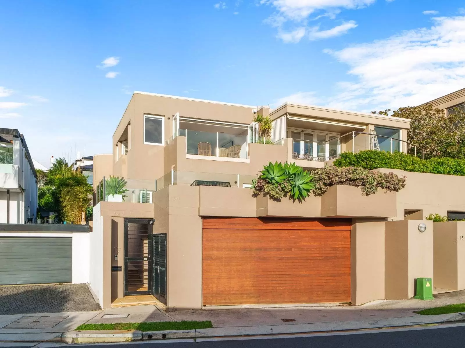 17 Derby Street, Vaucluse Leased by Sydney Sotheby's International Realty - image 1