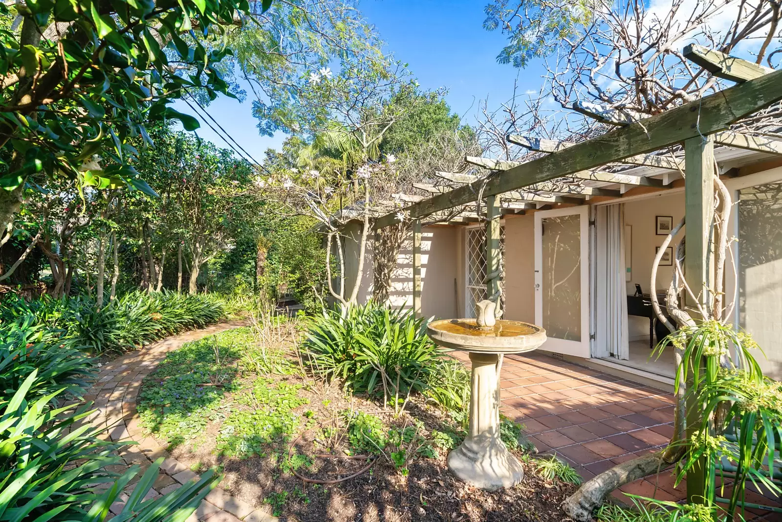 2 Kulgoa Road (aka 5 Tarrant Avenue), Bellevue Hill Sold by Sydney Sotheby's International Realty - image 8