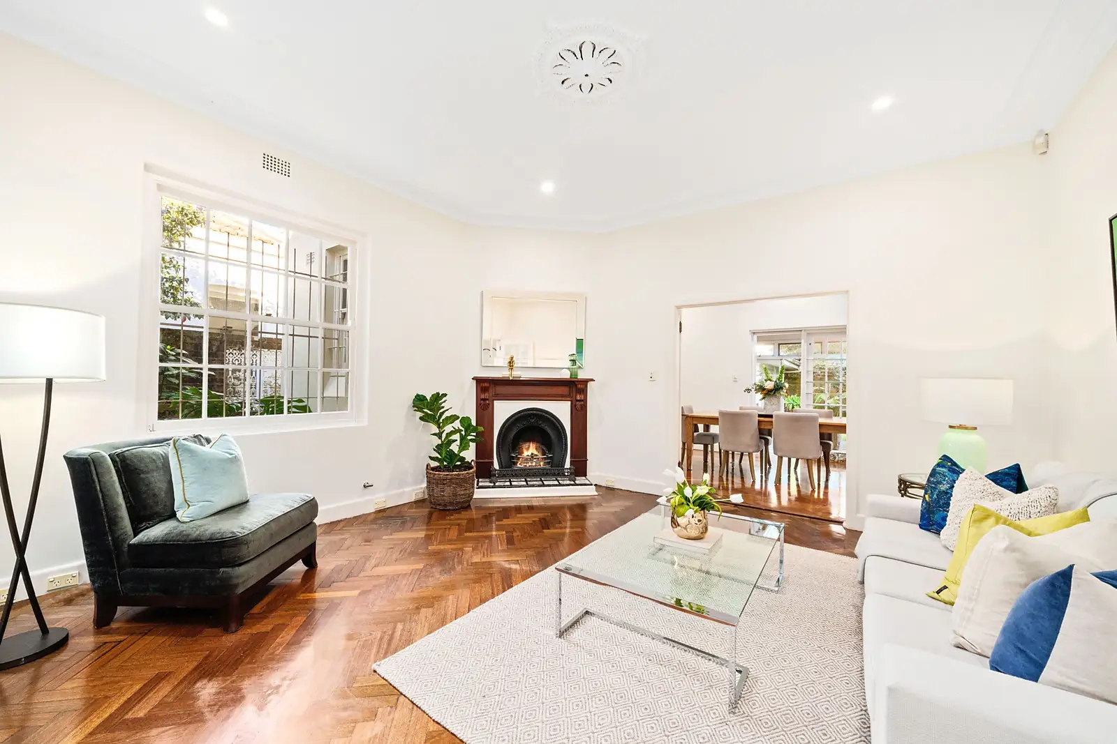 9 Court Road, Double Bay Sold by Sydney Sotheby's International Realty - image 2