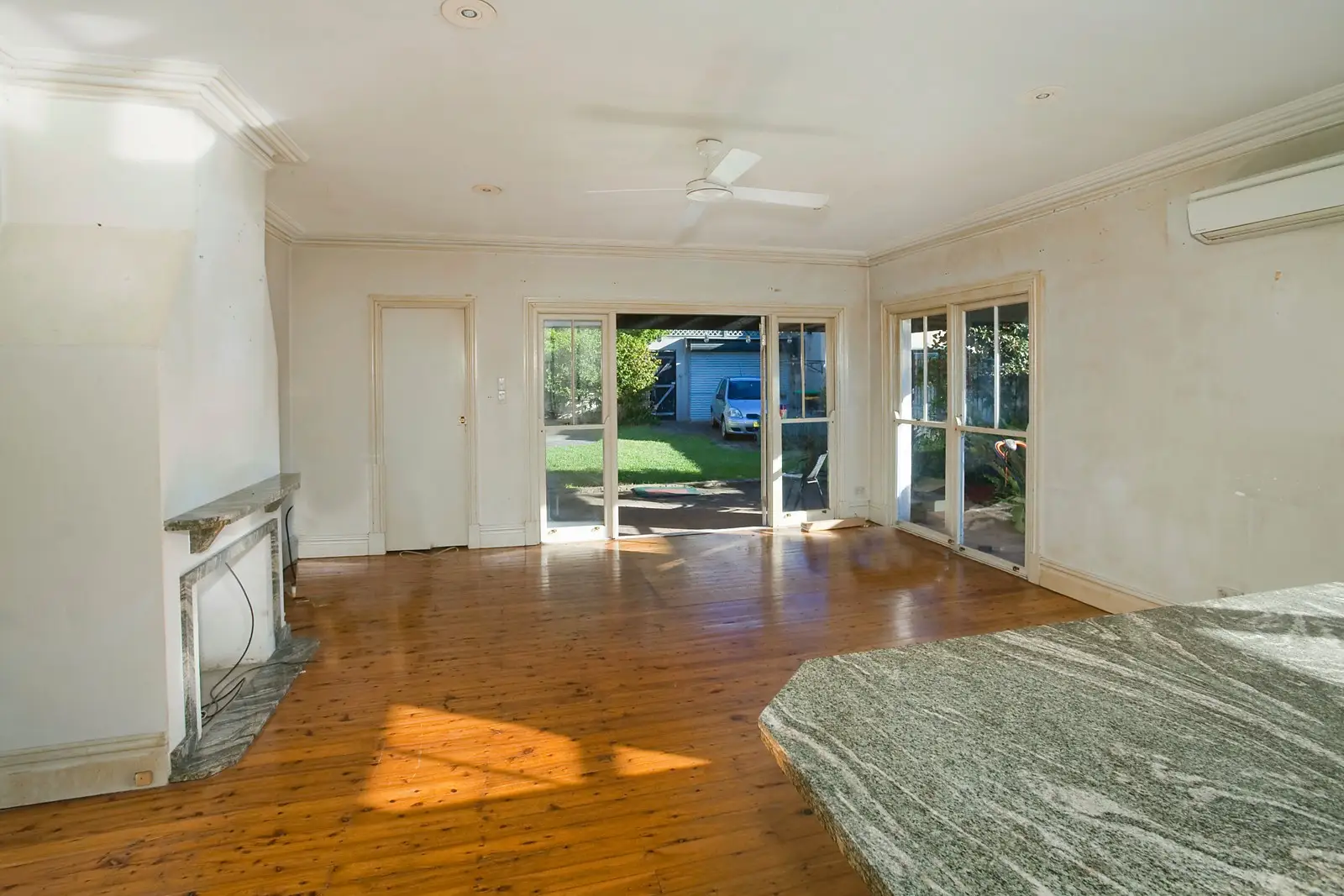 32 Edgecliff Road, Woollahra Sold by Sydney Sotheby's International Realty - image 3