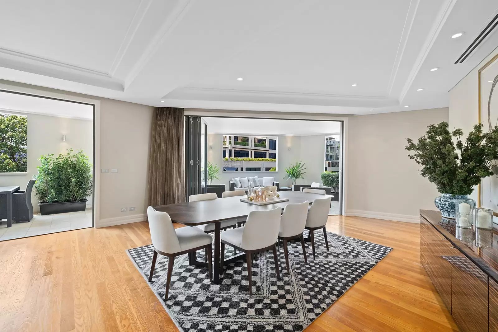 8/38 Bay Street, Double Bay Sold by Sydney Sotheby's International Realty - image 1