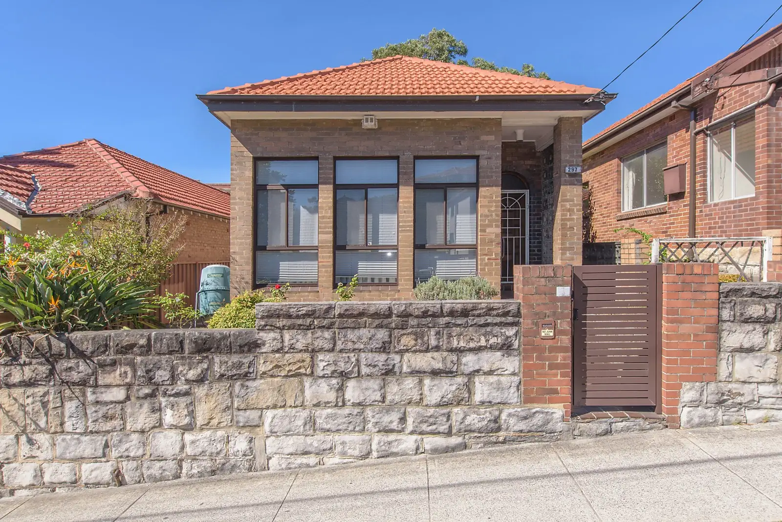 297 Old South Head Road, Bondi Beach Sold by Sydney Sotheby's International Realty - image 2
