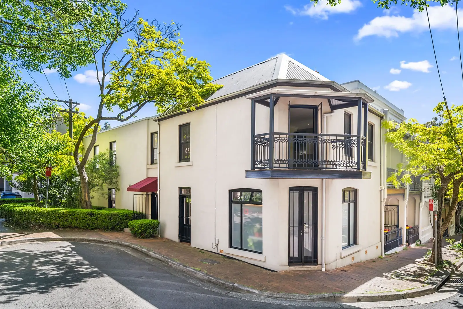 18 Glebe Street, Edgecliff Leased by Sydney Sotheby's International Realty - image 1
