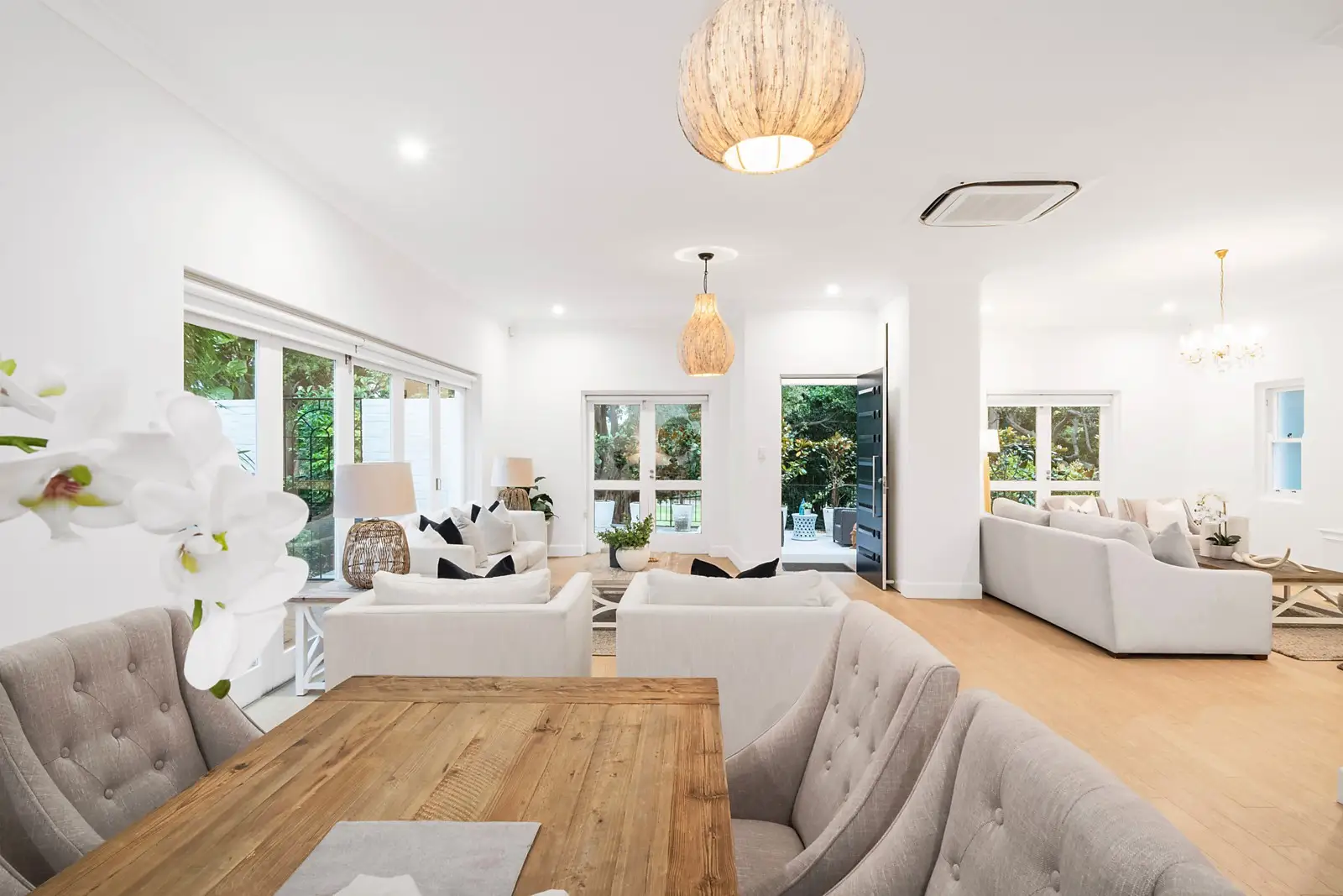 135 O'Sullivan Road, Bellevue Hill Sold by Sydney Sotheby's International Realty - image 2