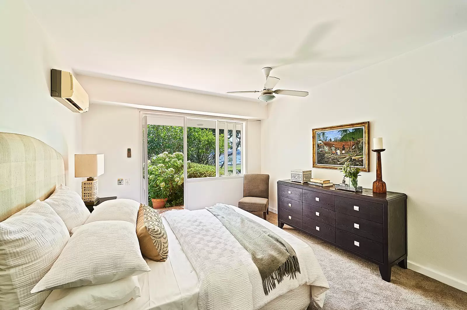 58 New Beach Road, Darling Point Sold by Sydney Sotheby's International Realty - image 1