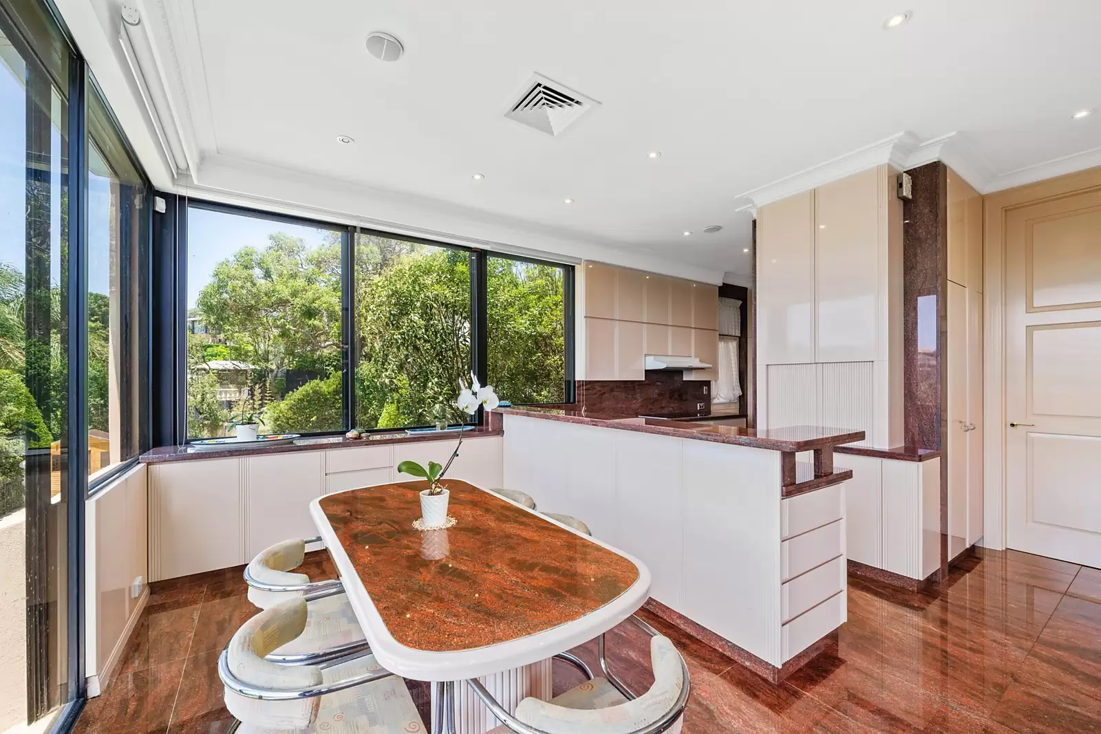 19 Fitzwilliam Road, Vaucluse Sold by Sydney Sotheby's International Realty - image 1